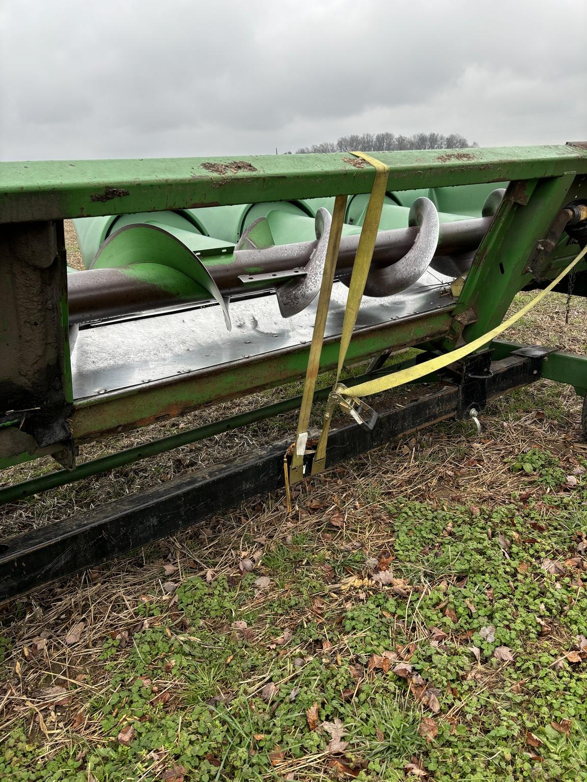 1998 John Deere 693 Image
