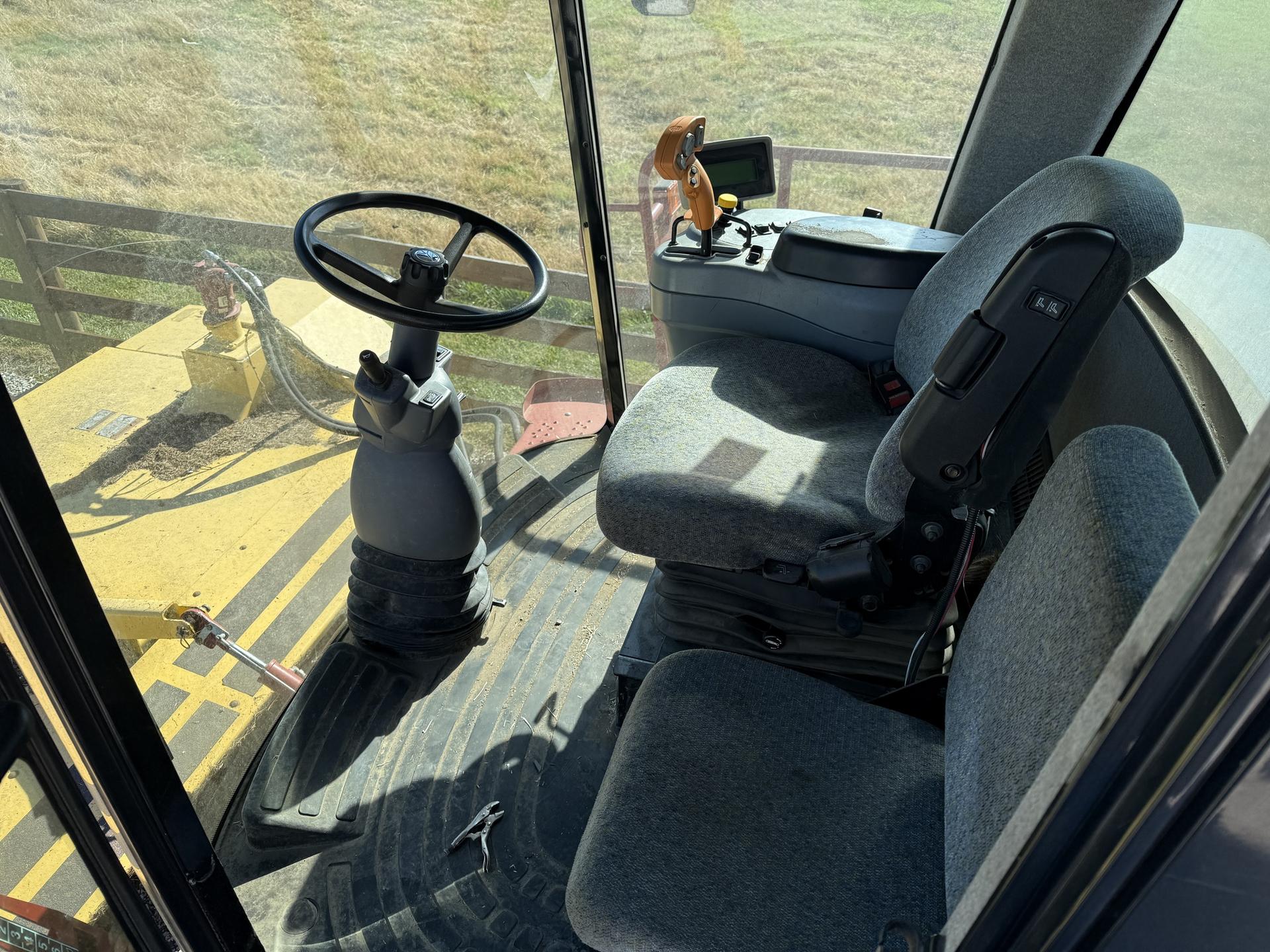 2009 New Holland H8080 Image