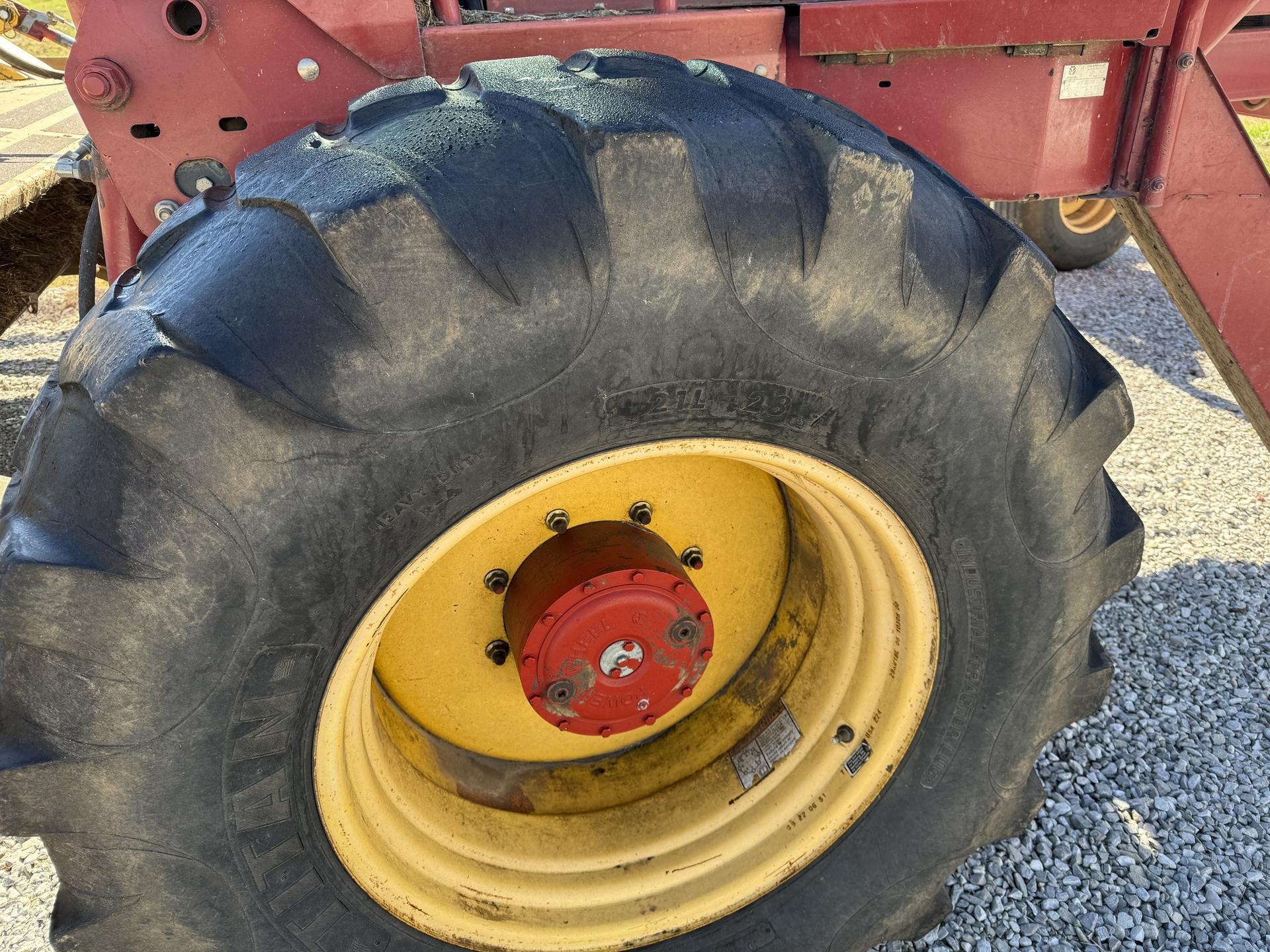 2009 New Holland H8080 Image