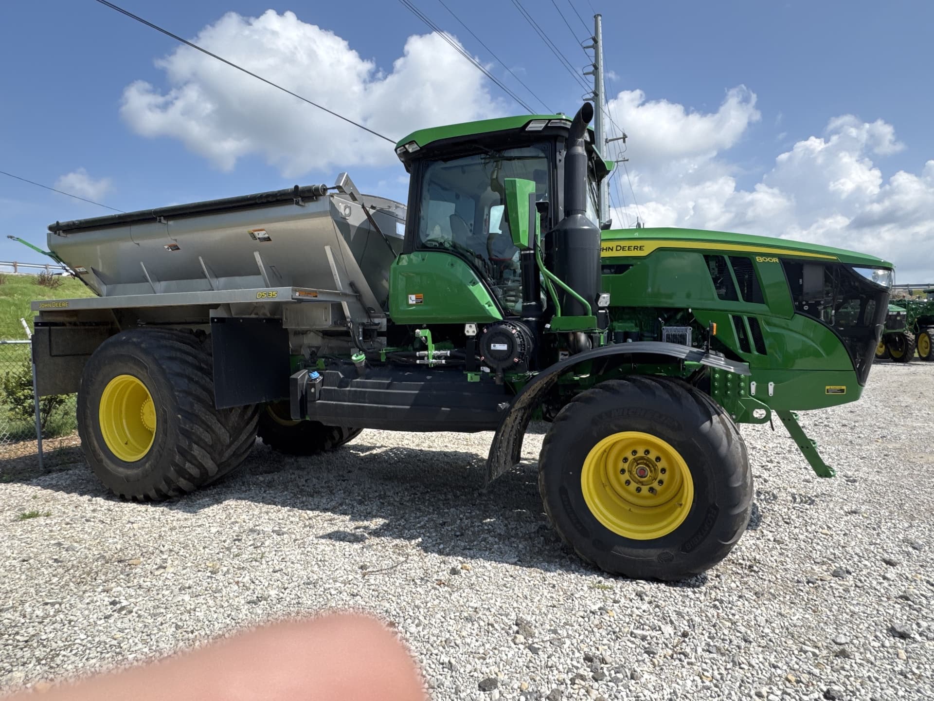 2024 John Deere 800R Image