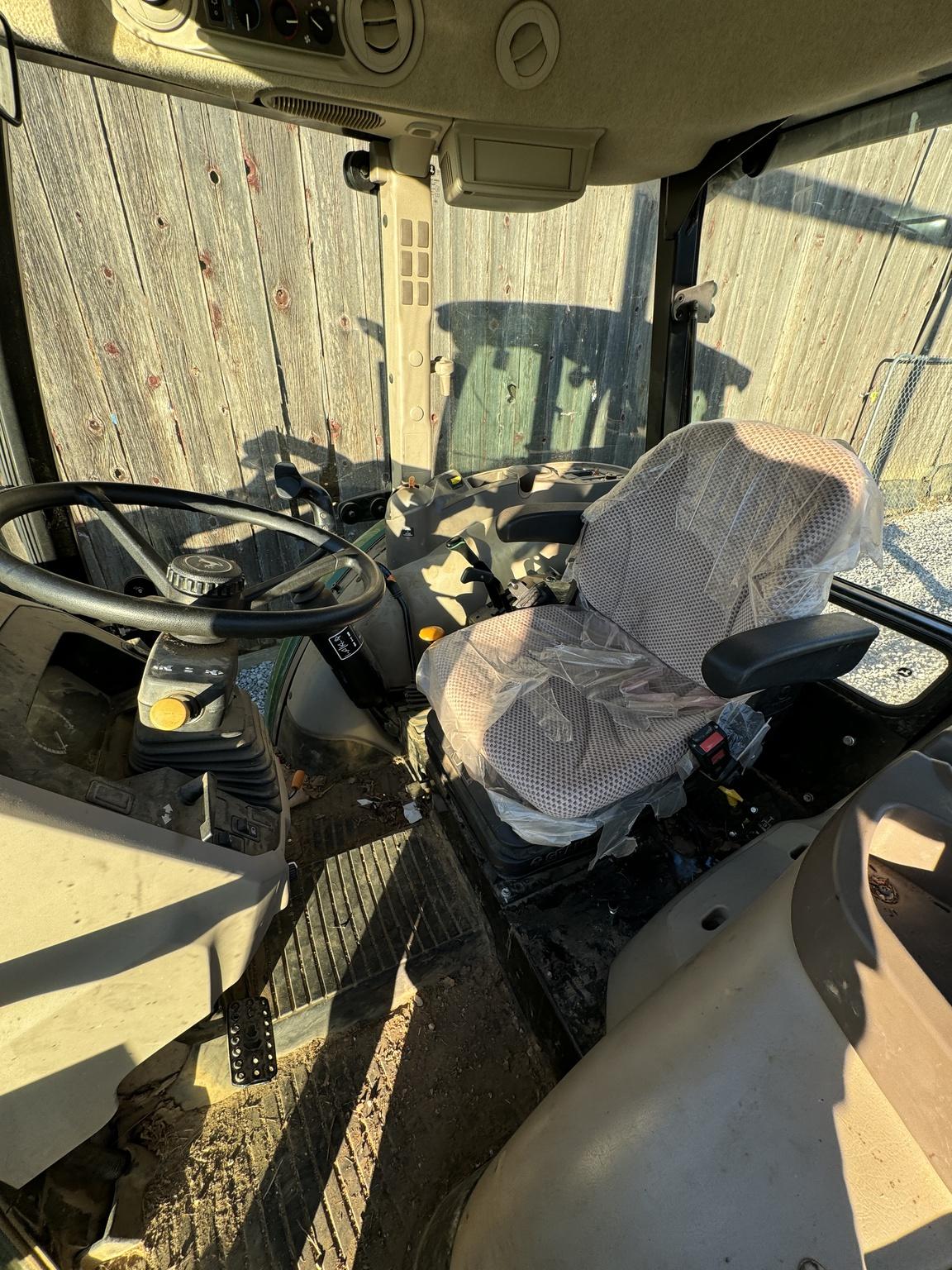 2018 John Deere 5075E Image