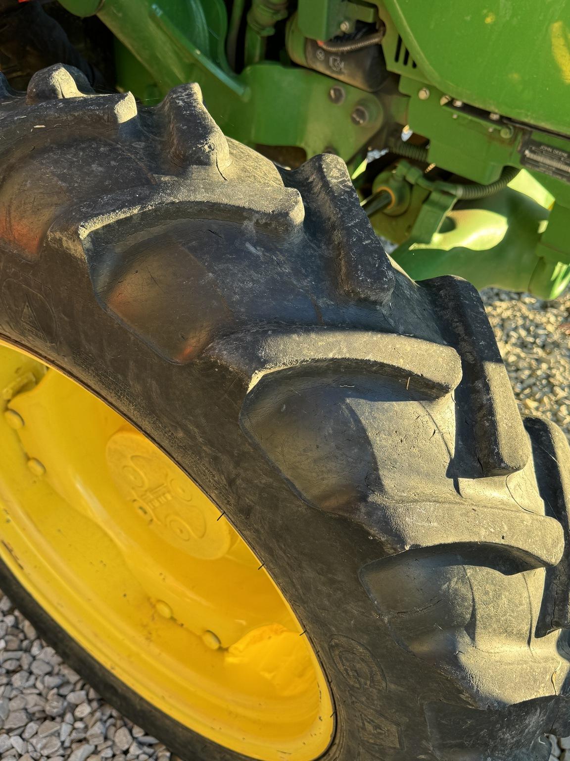 2018 John Deere 5075E Image