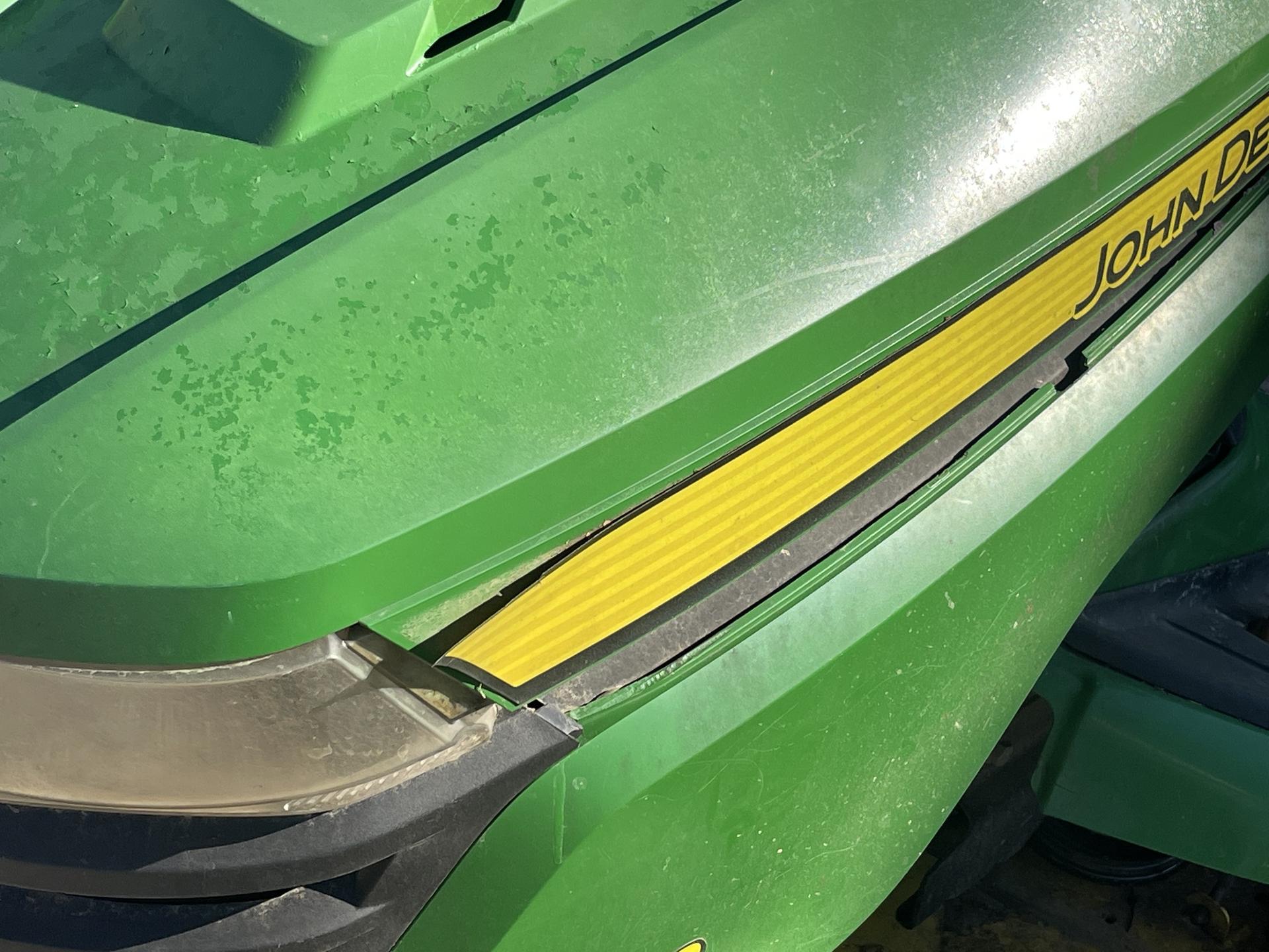 2015 John Deere X590 Image