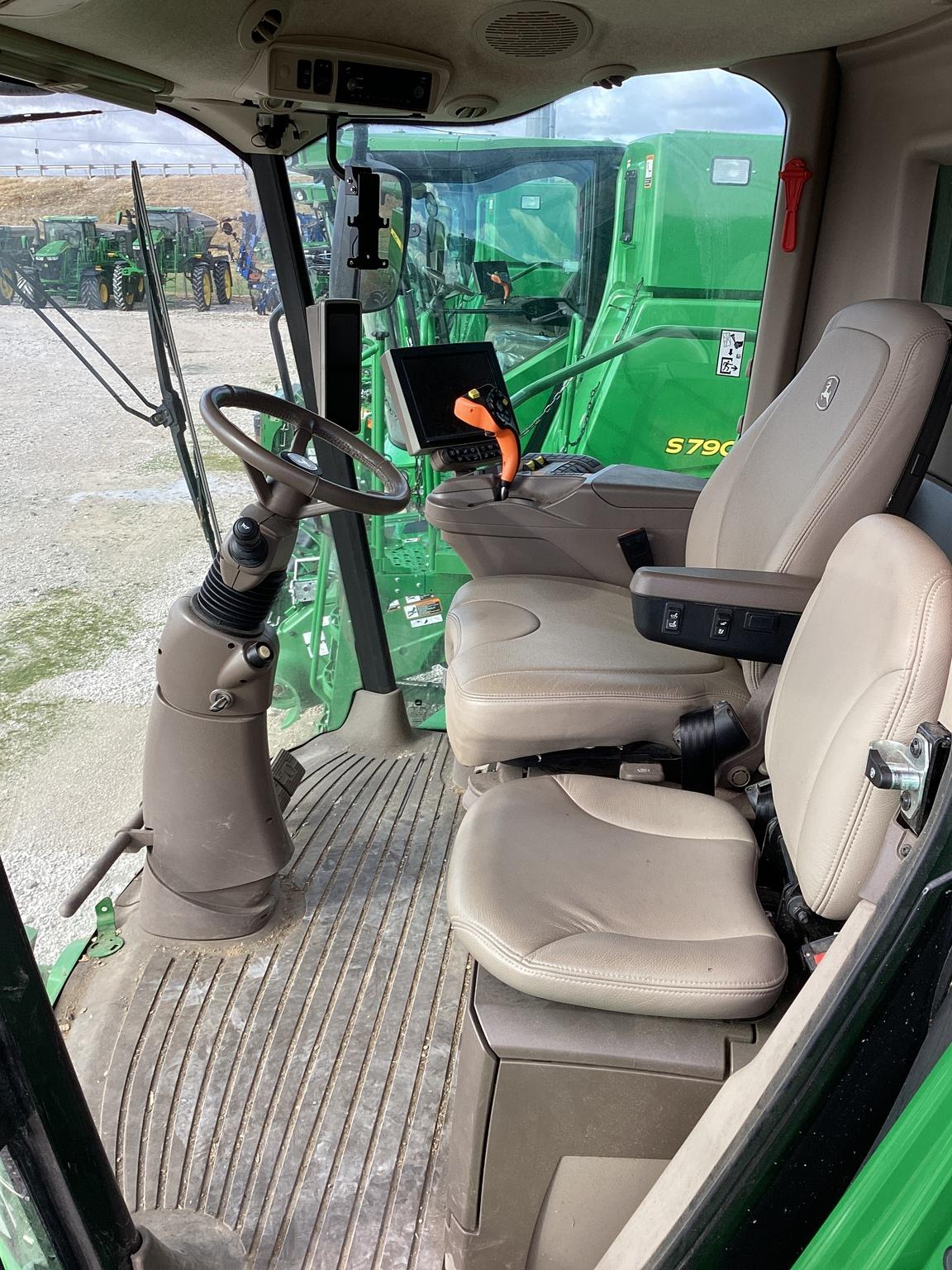 2021 John Deere S780 Image