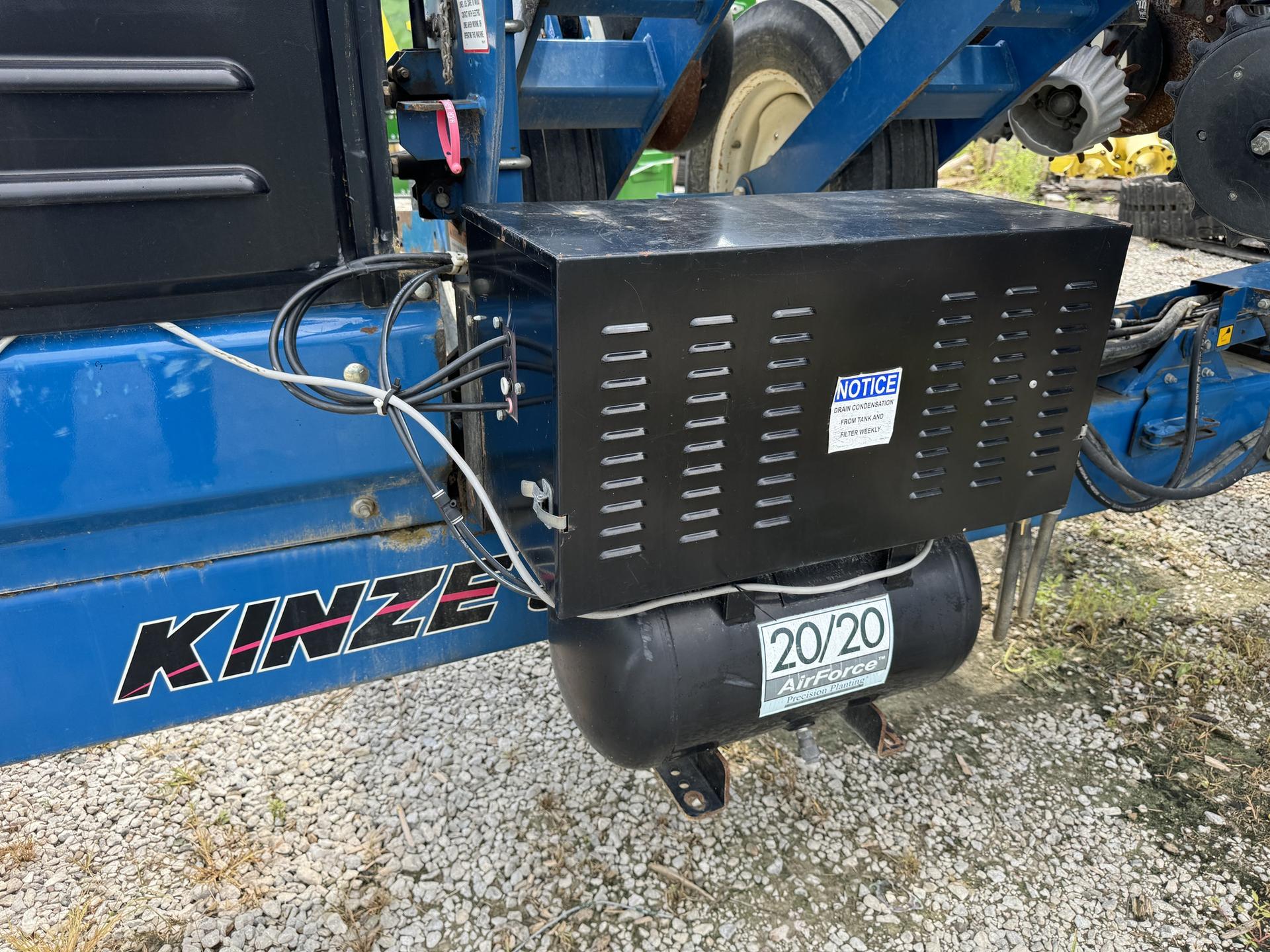 2009 Kinze 3660ASD