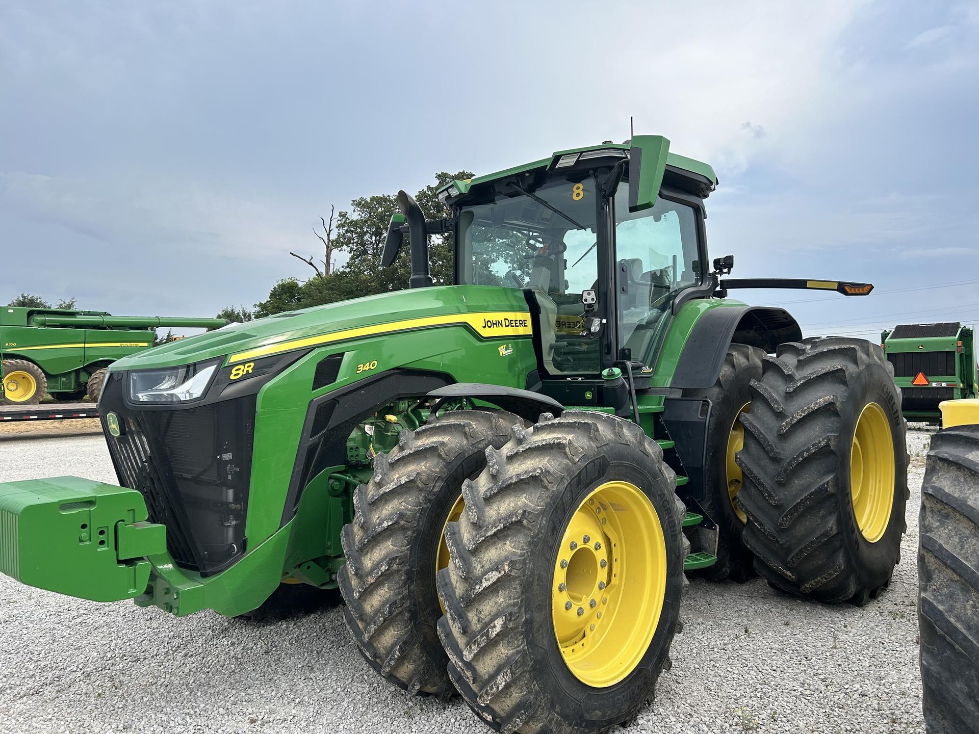 2023 John Deere 8R 340