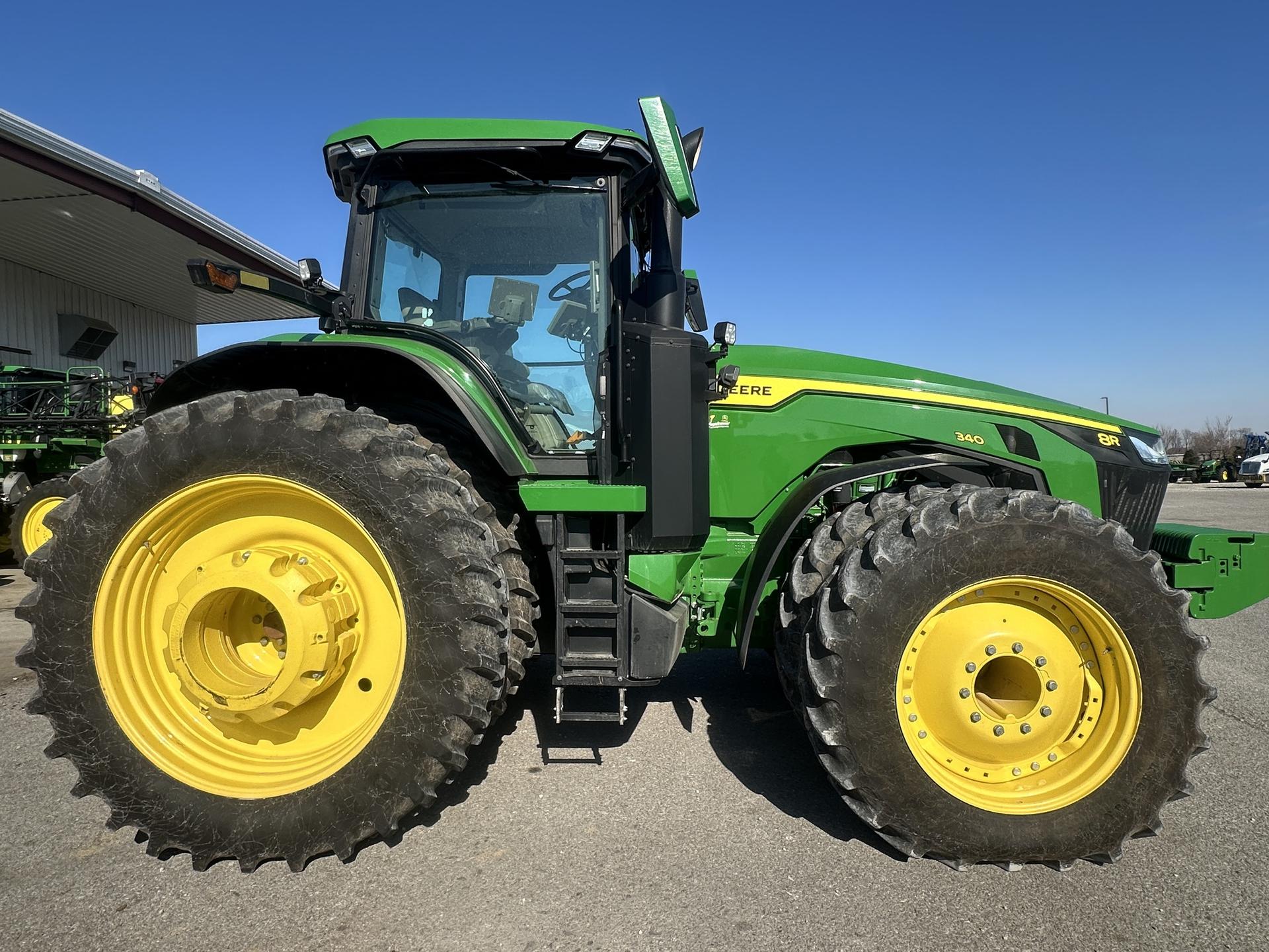 2023 John Deere 8R 340 Image