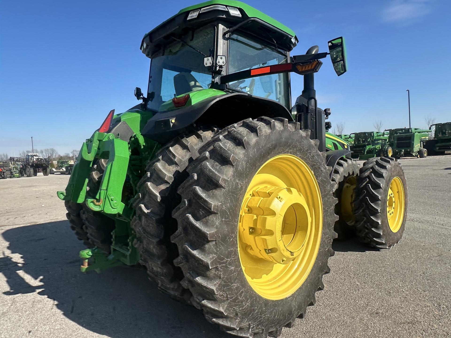 2023 John Deere 8R 340 Image