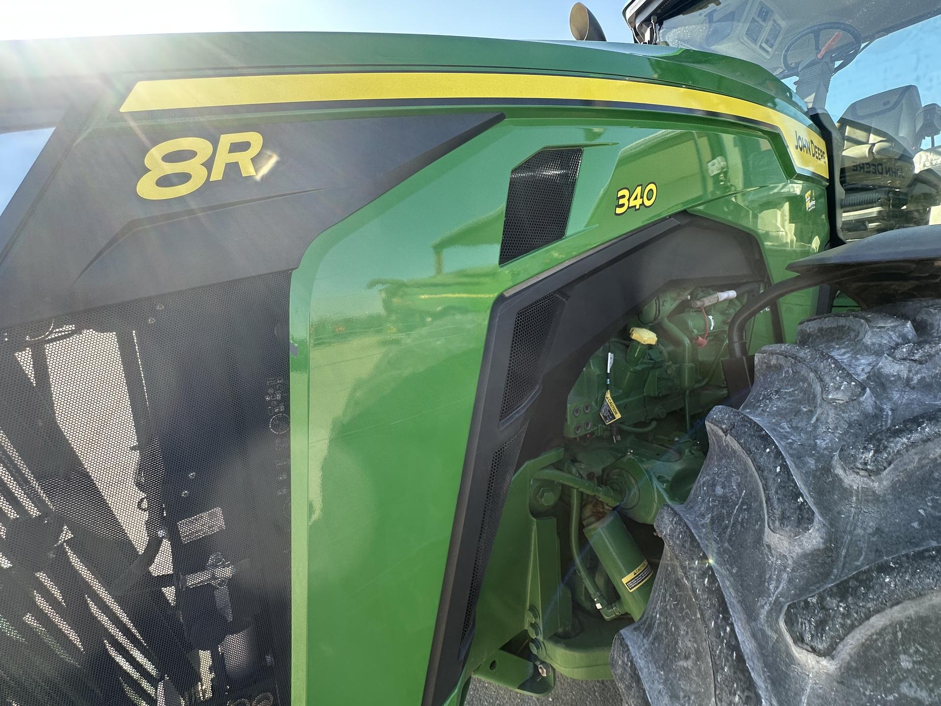 2023 John Deere 8R 340 Image