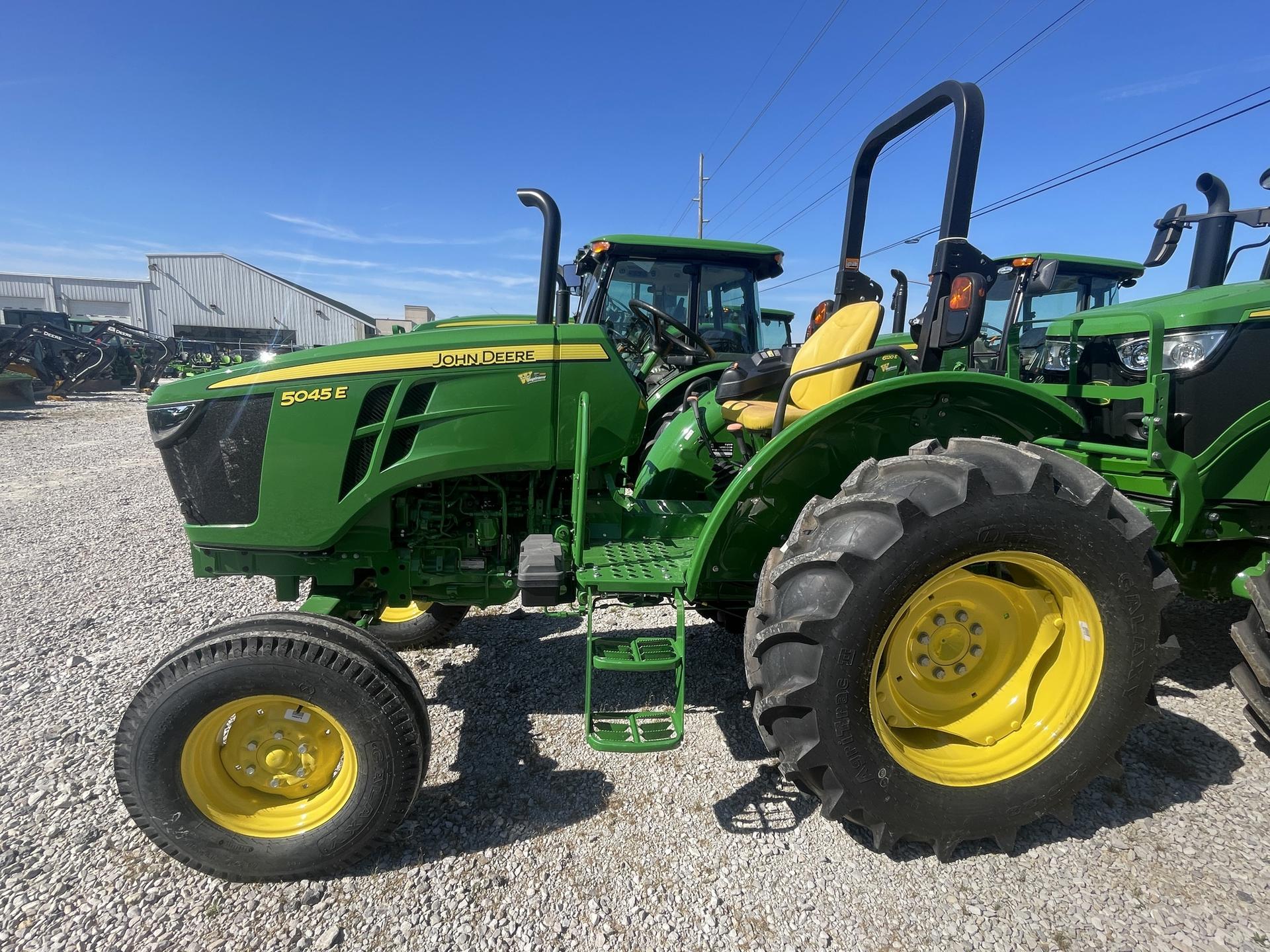 2022 John Deere 5045E