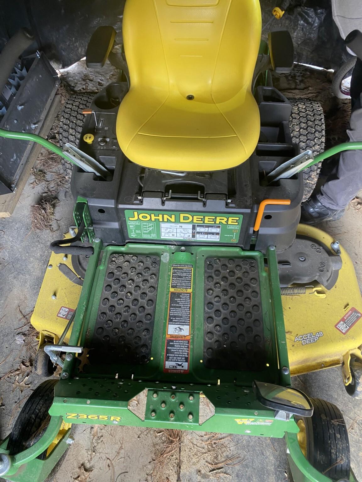 2022 John Deere Z365R Image