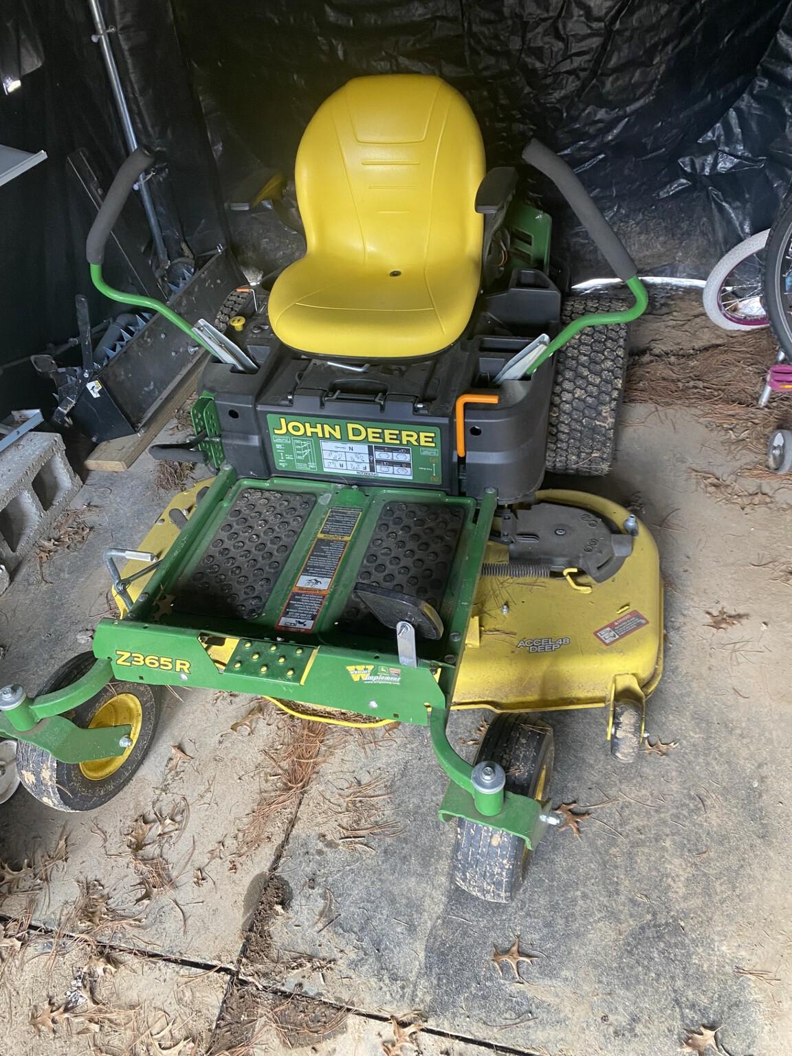 2022 John Deere Z365R Image