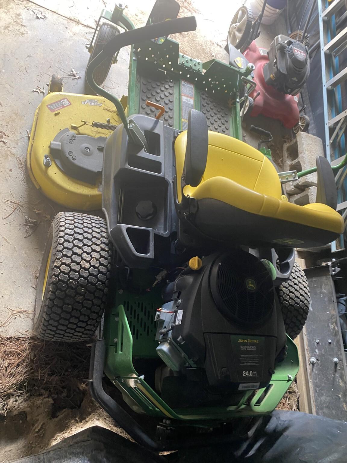 2022 John Deere Z365R Image