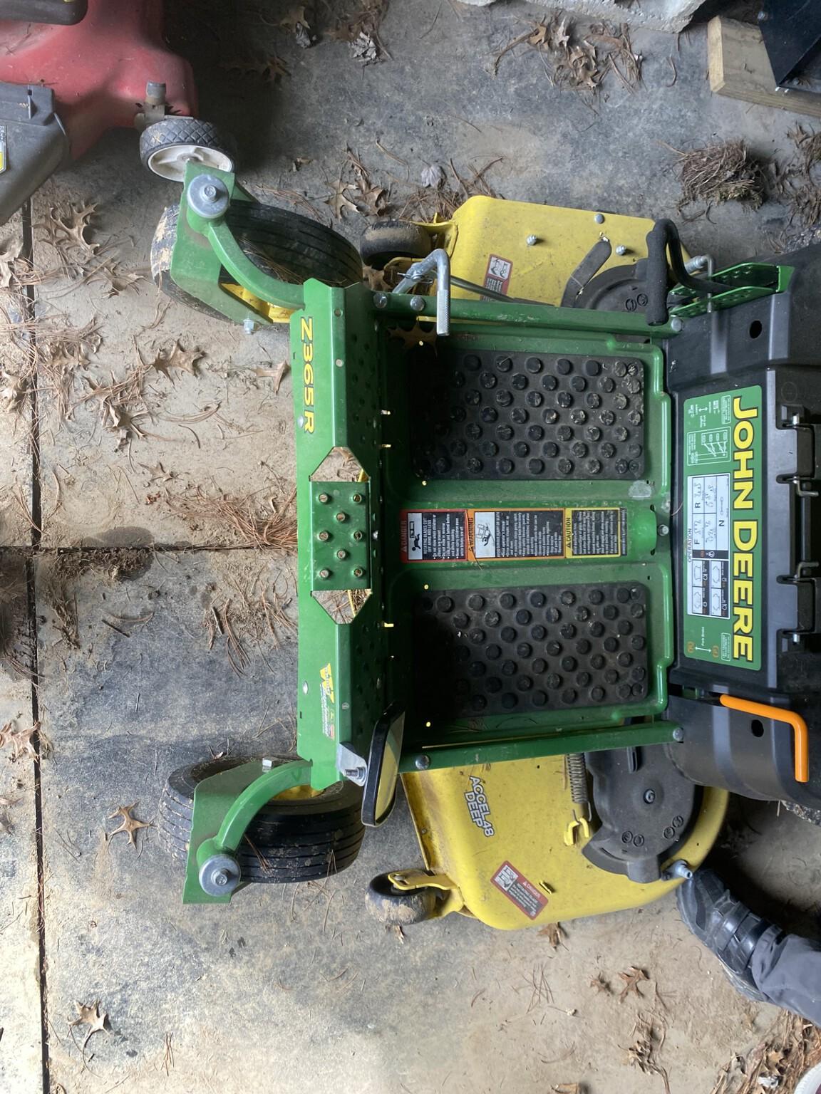 2022 John Deere Z365R Image