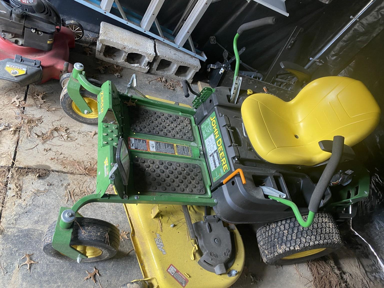 2022 John Deere Z365R Image