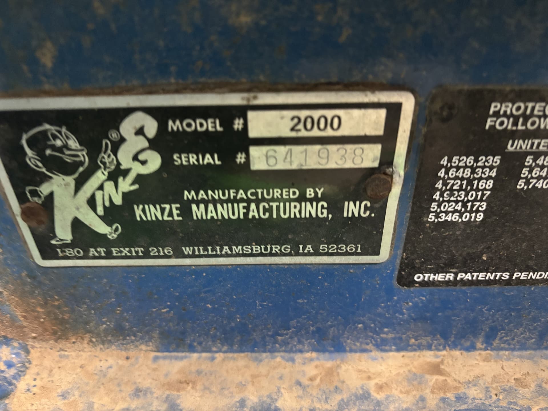1999 Kinze 2000 Image