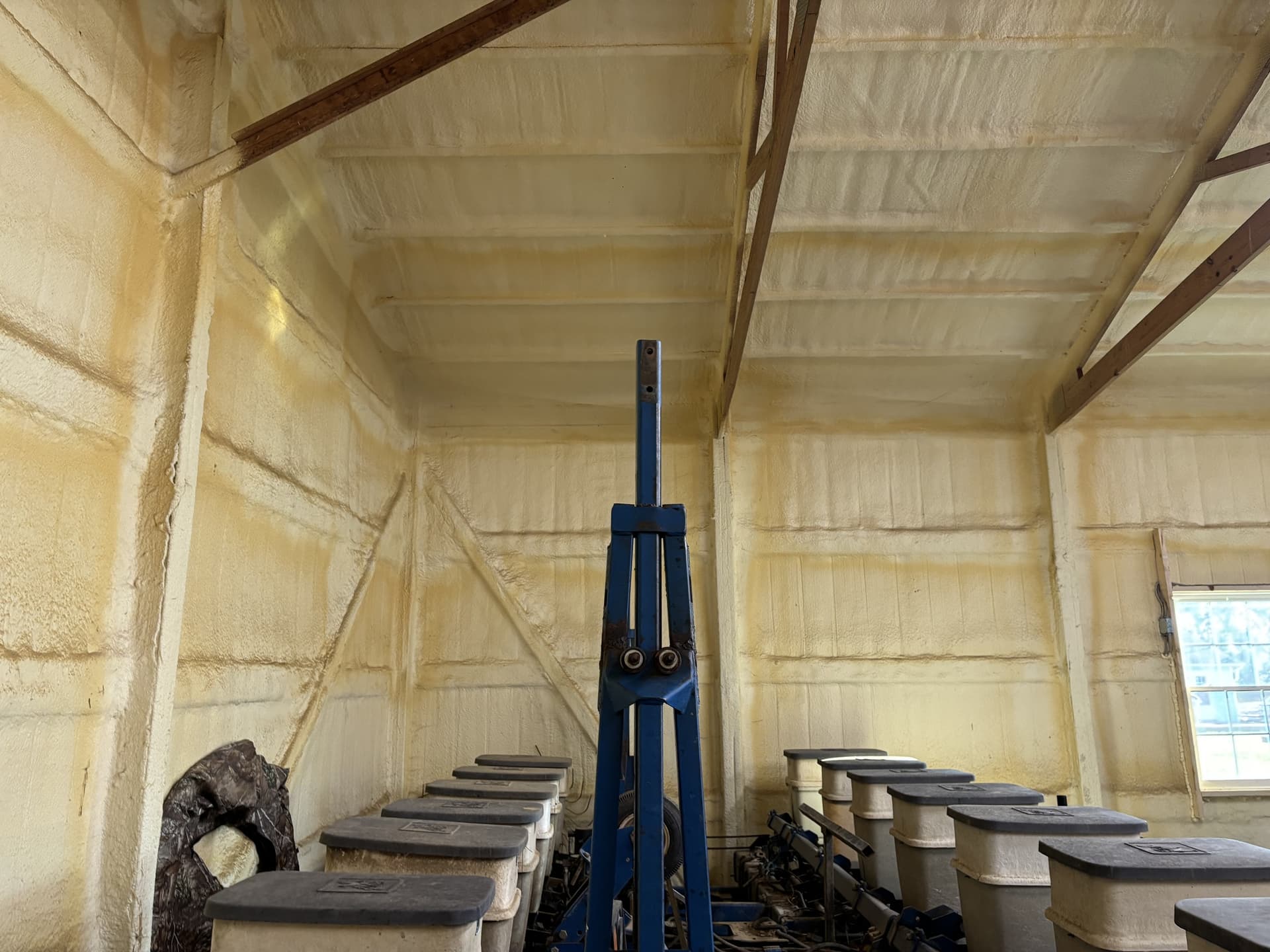 1999 Kinze 2000 Image
