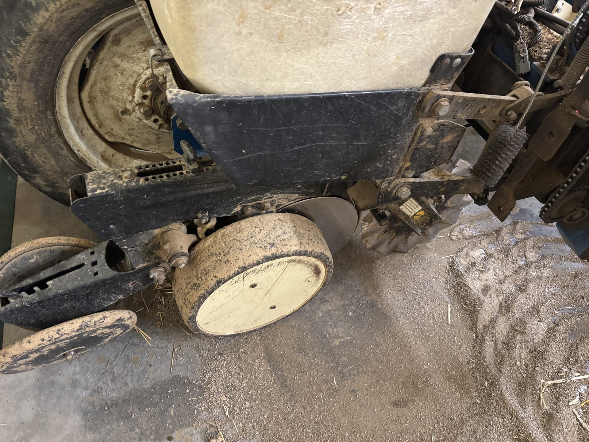 1999 Kinze 2000 Image