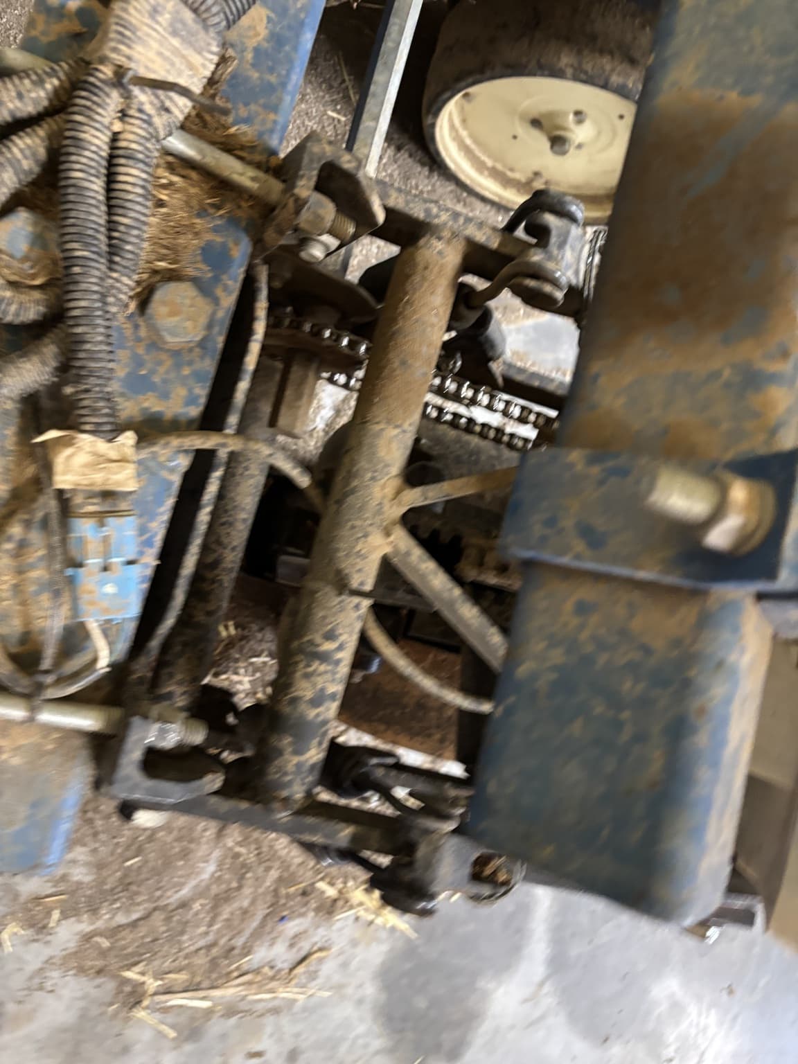 1999 Kinze 2000 Image