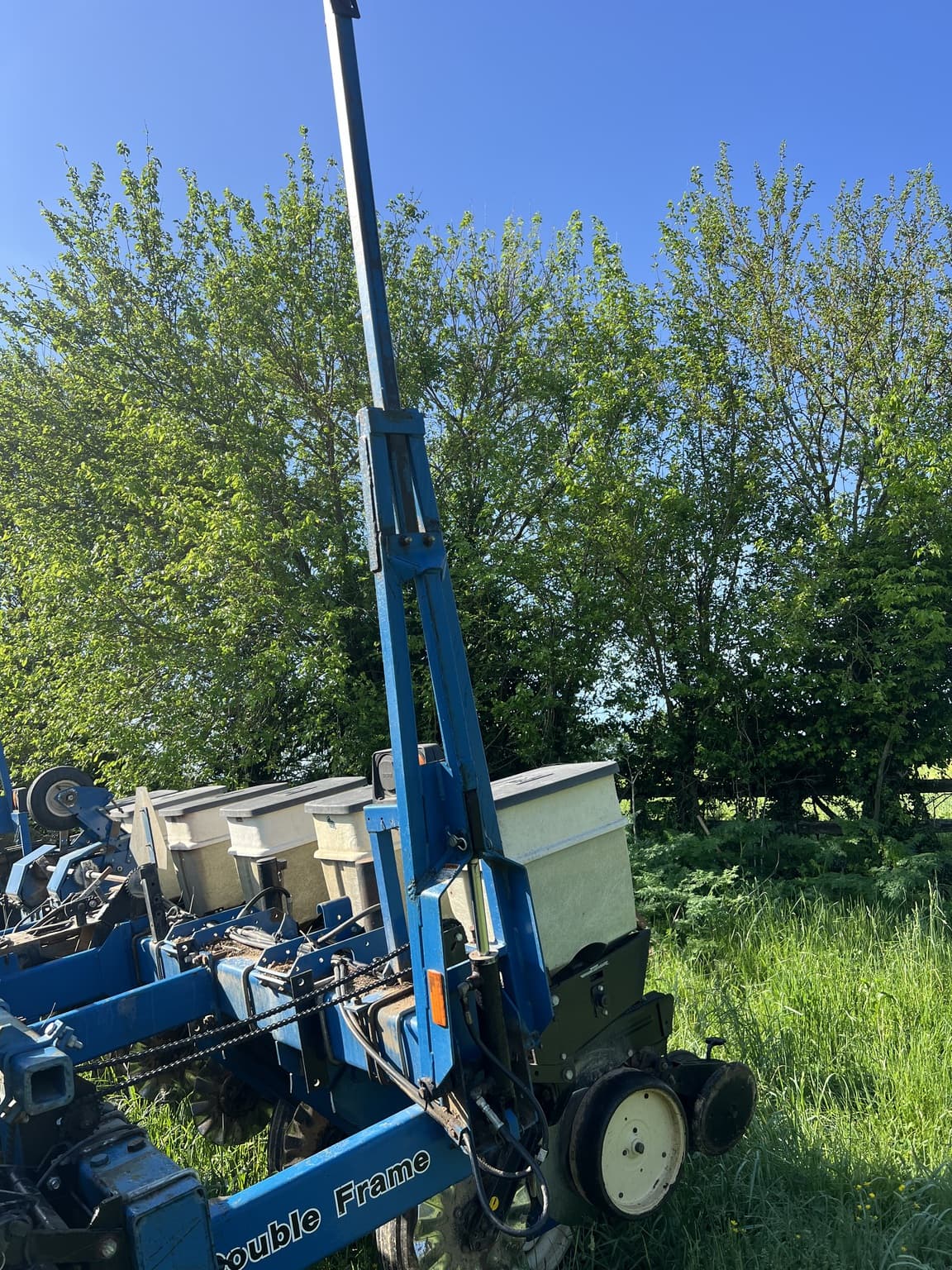 1999 Kinze 2000 Image