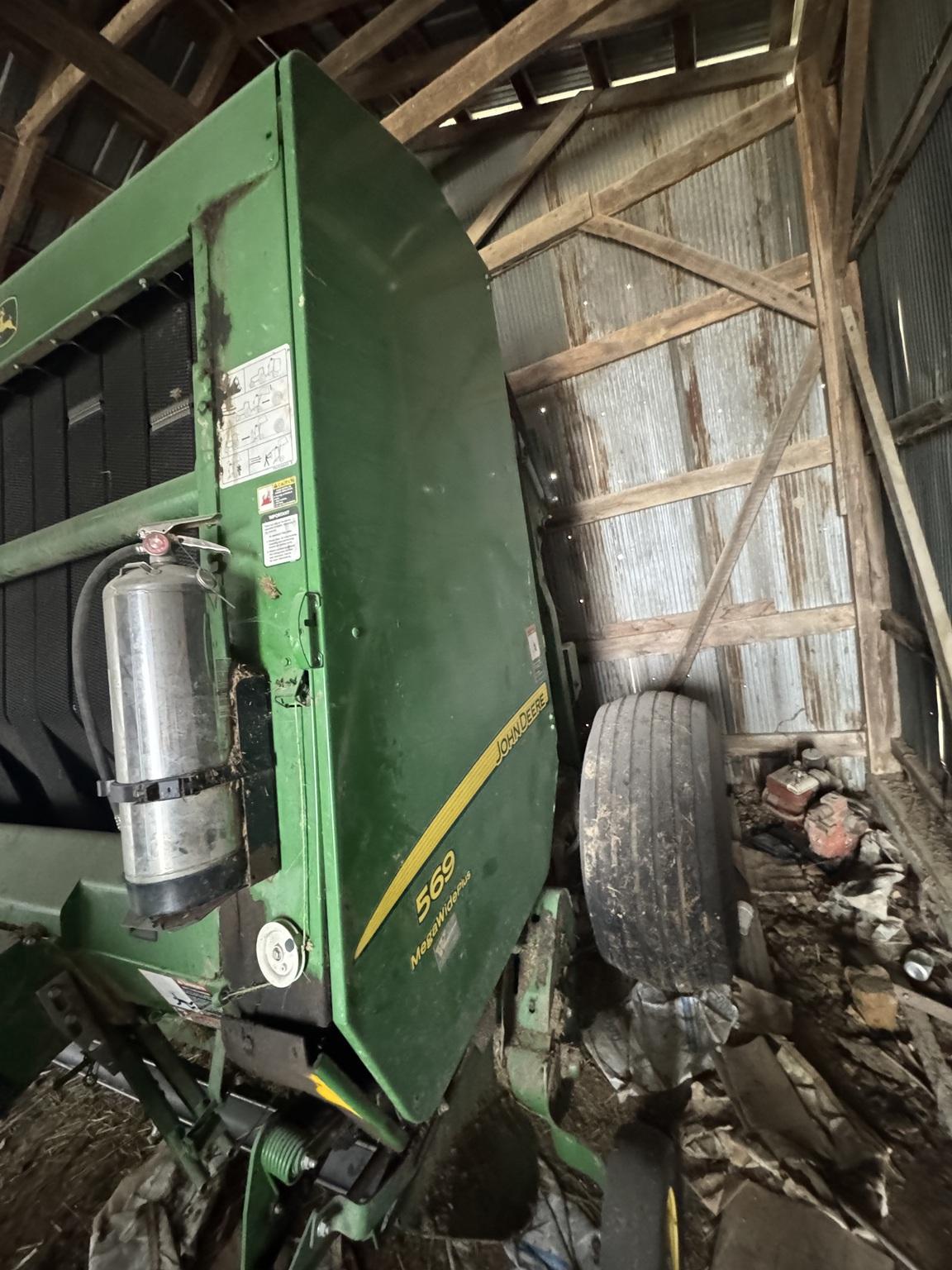 2017 John Deere 569 Image