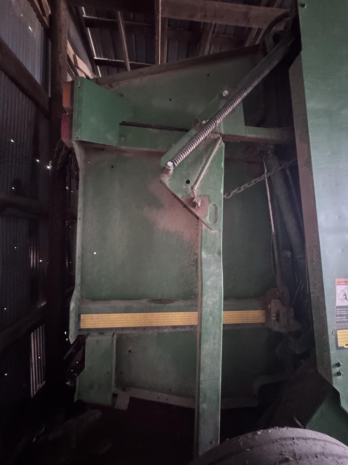 2017 John Deere 569 Image