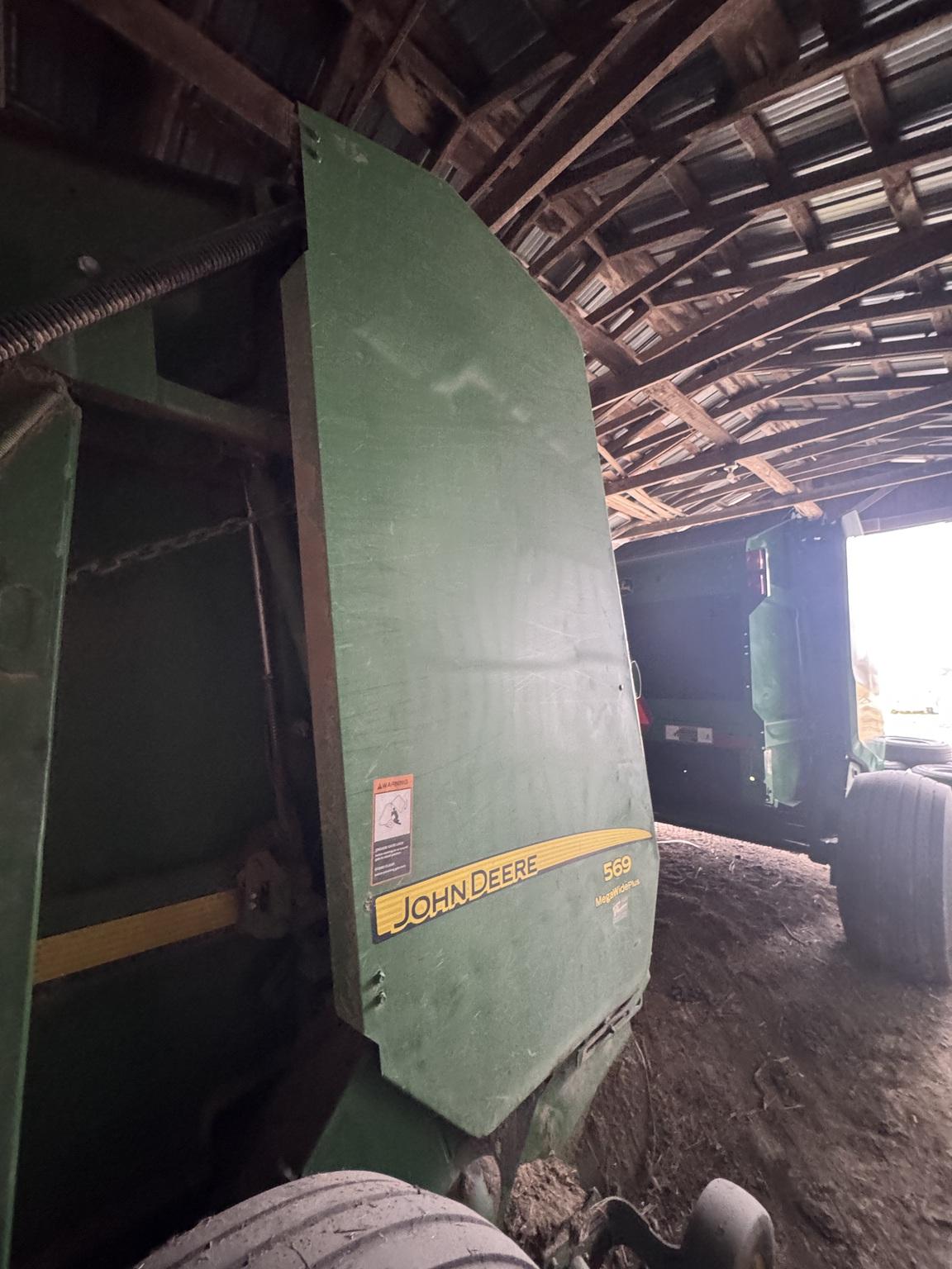 2017 John Deere 569 Image
