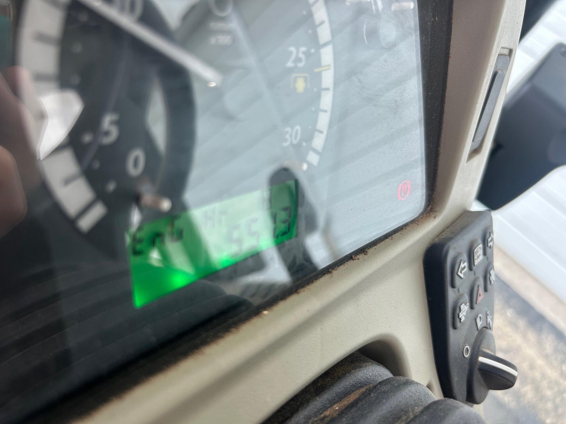2015 John Deere 3033R Image