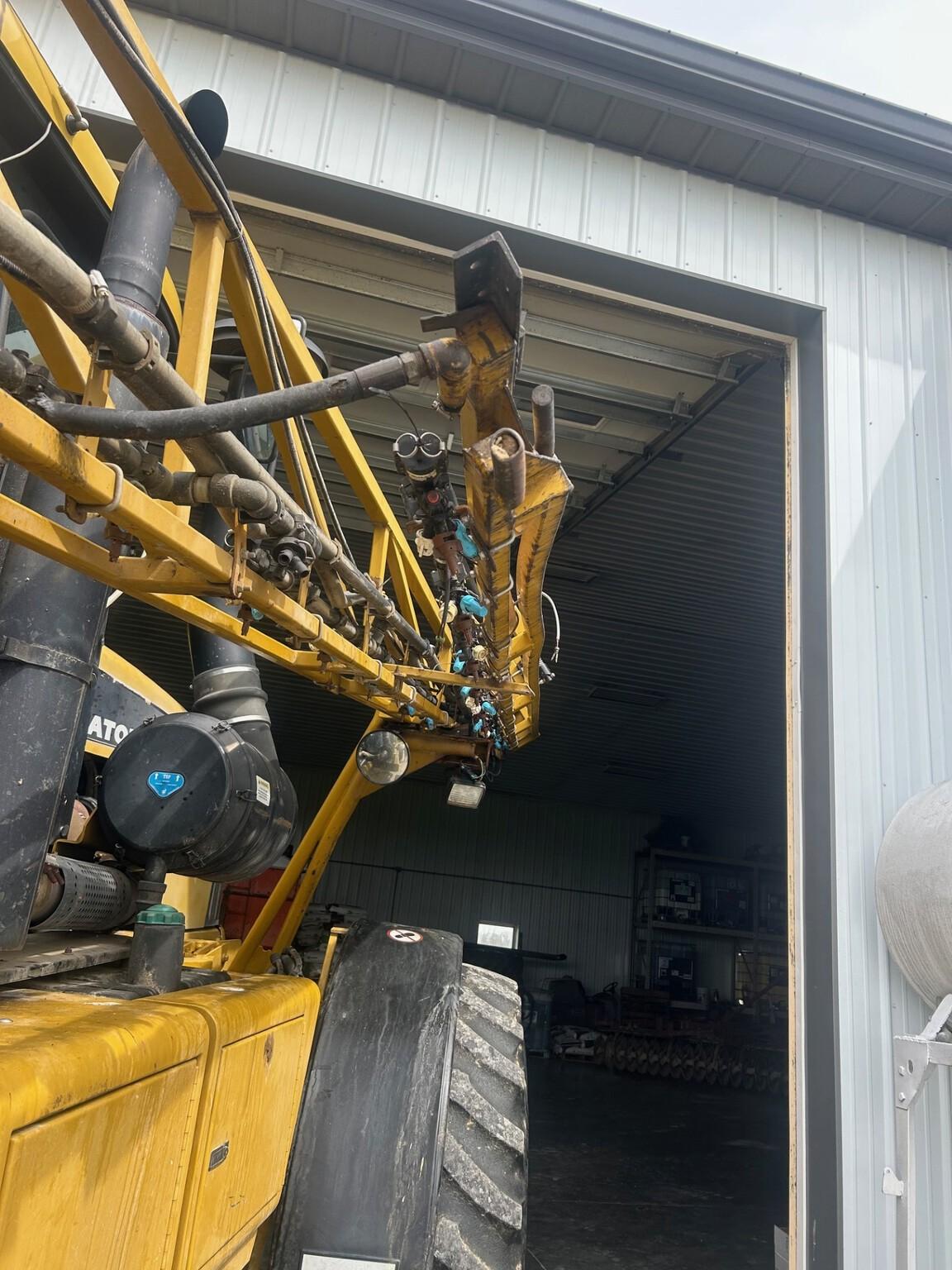 2005 RoGator 1264 Image