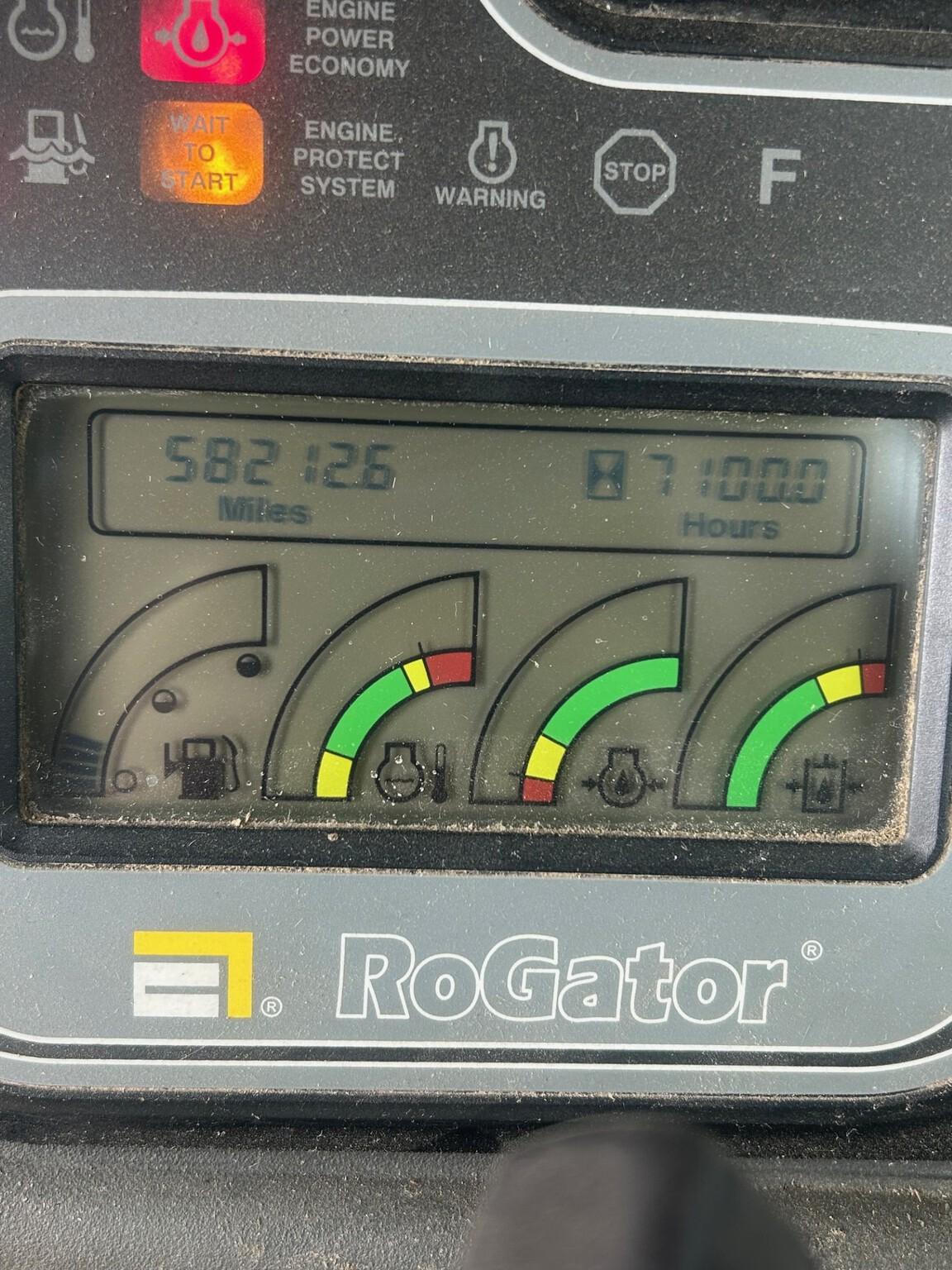 2005 RoGator 1264 Image