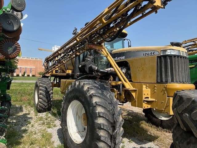 2005 RoGator 1264 Image
