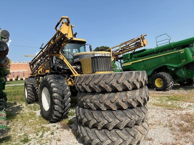 2005 RoGator 1264 Image