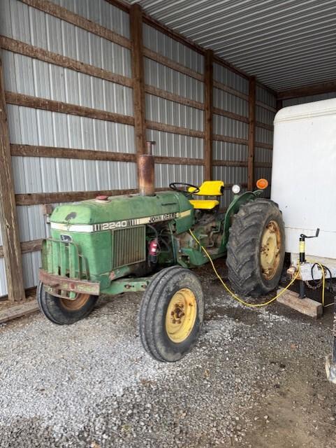 1981 John Deere 2240