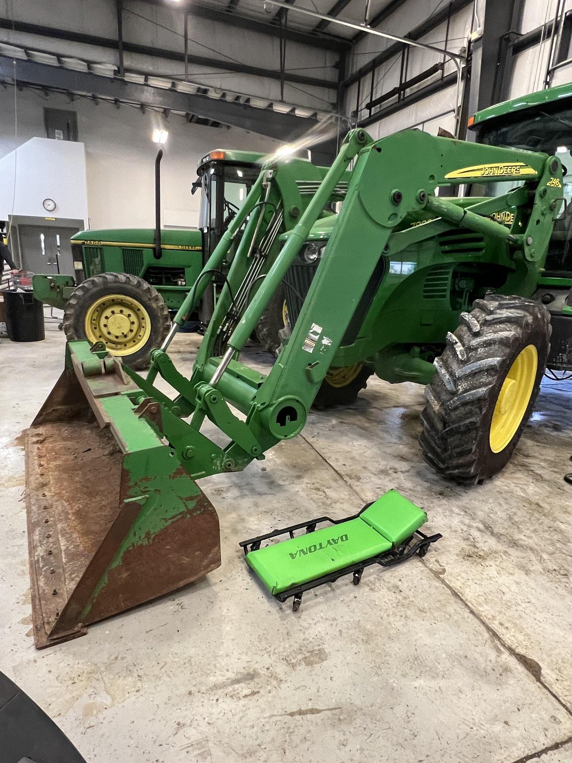 2008 John Deere 746 Image