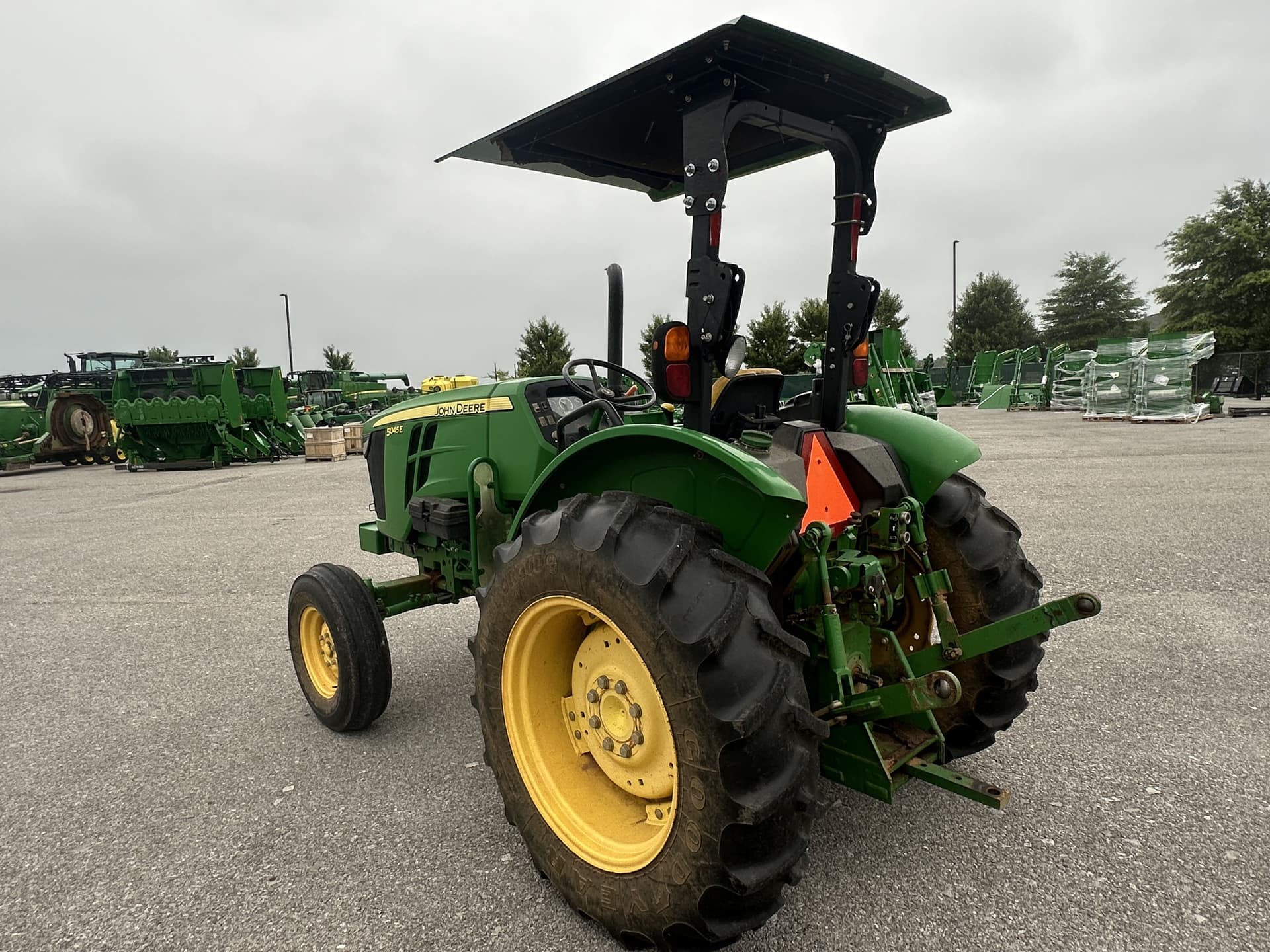 2015 John Deere 5045E Image