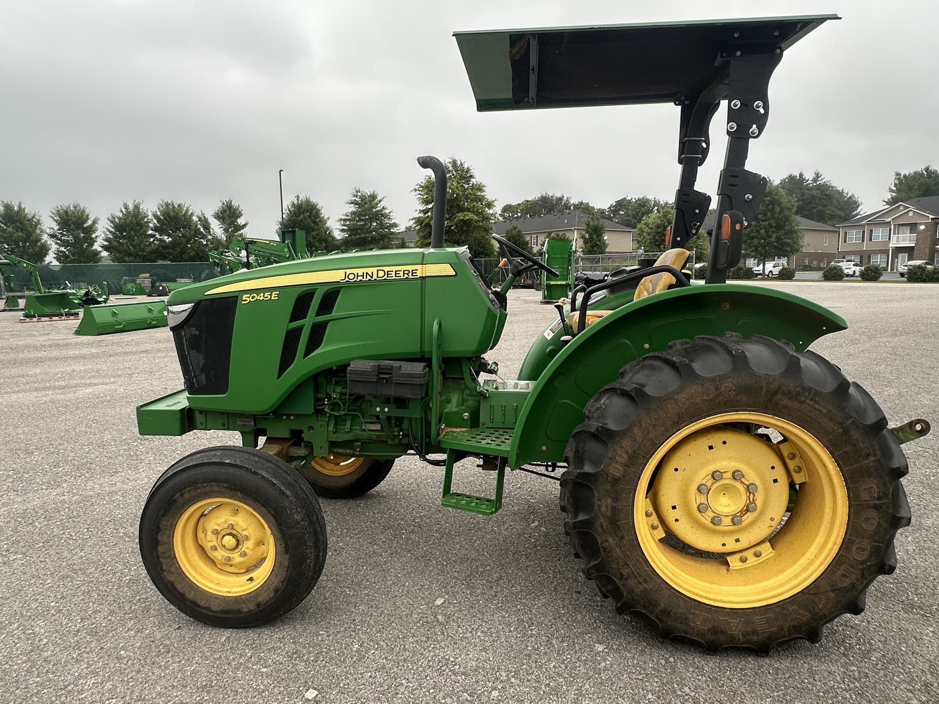 2015 John Deere 5045E Image