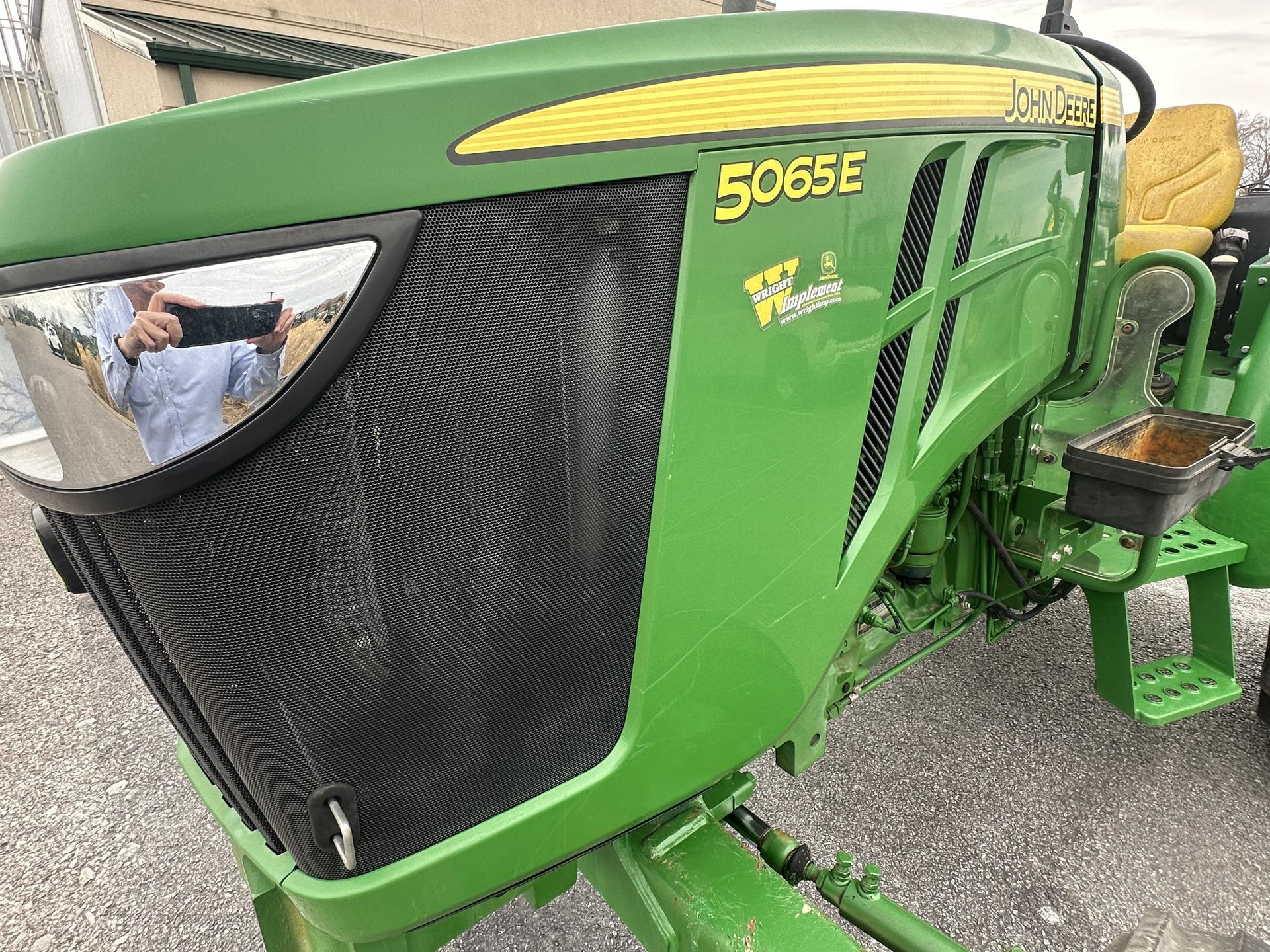 2017 John Deere 5065E Image