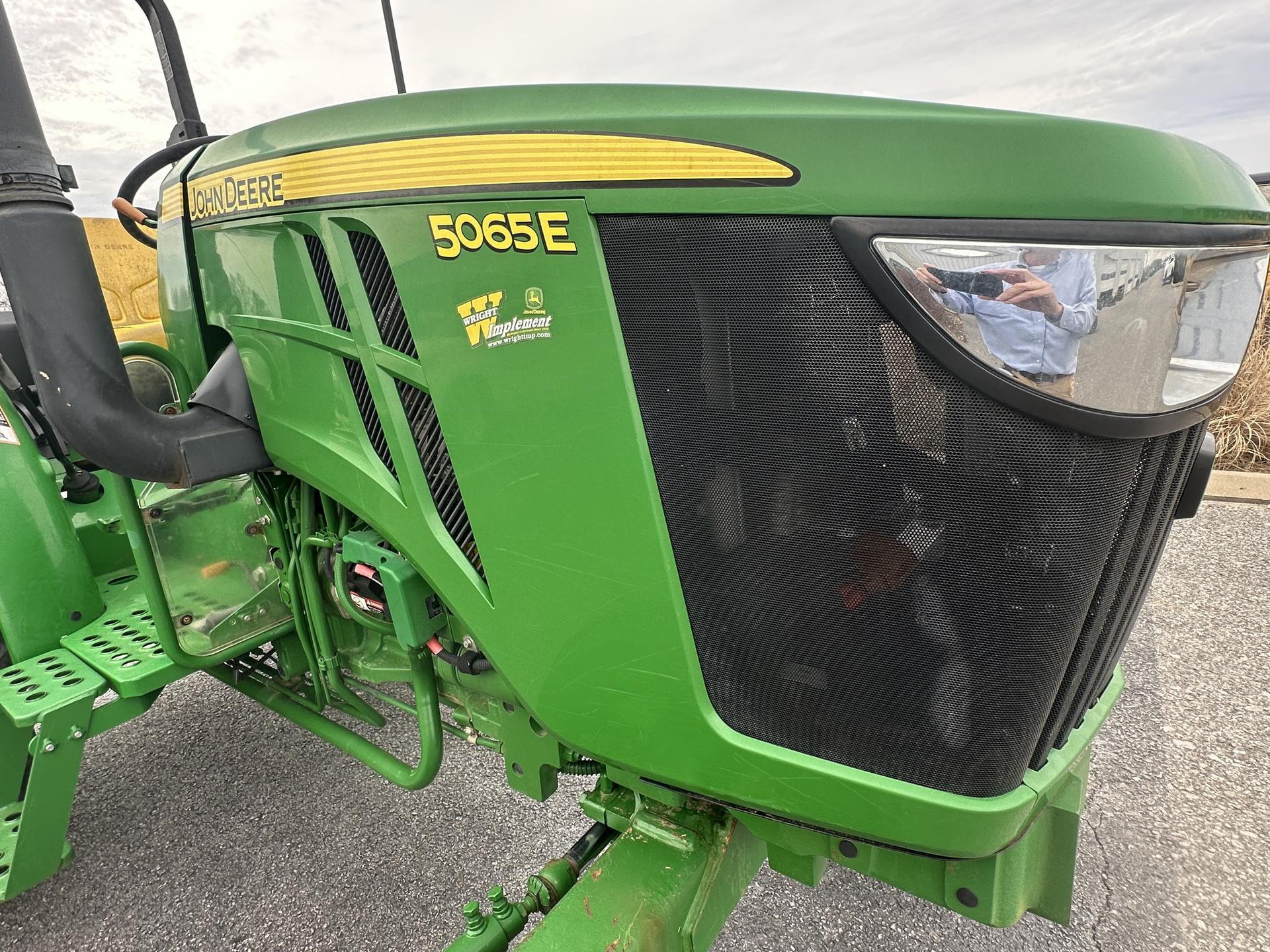 2017 John Deere 5065E Image