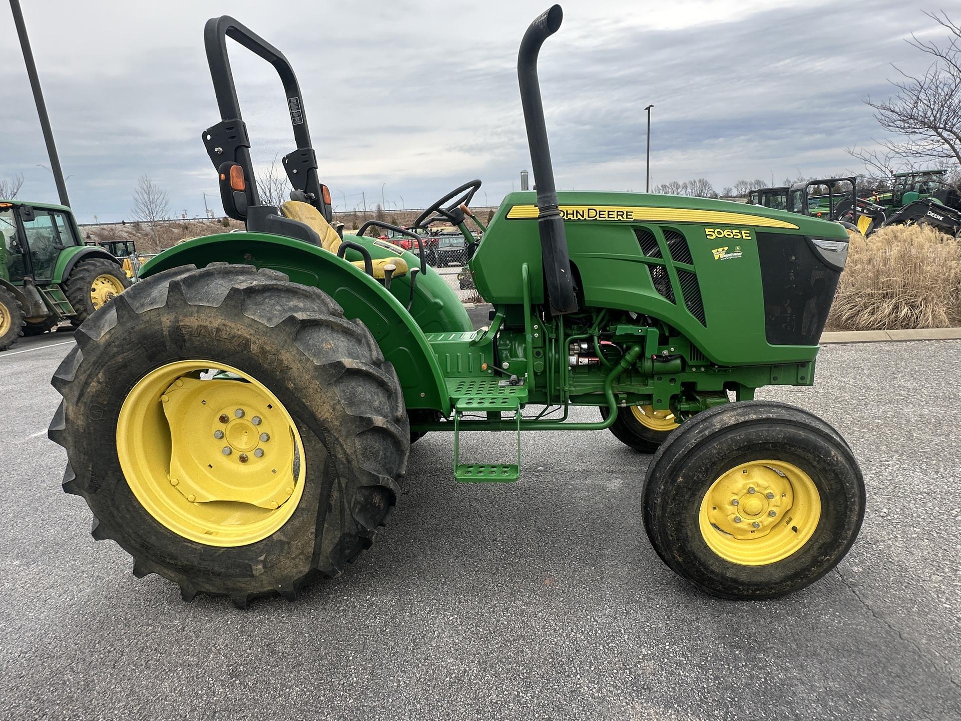 2017 John Deere 5065E Image