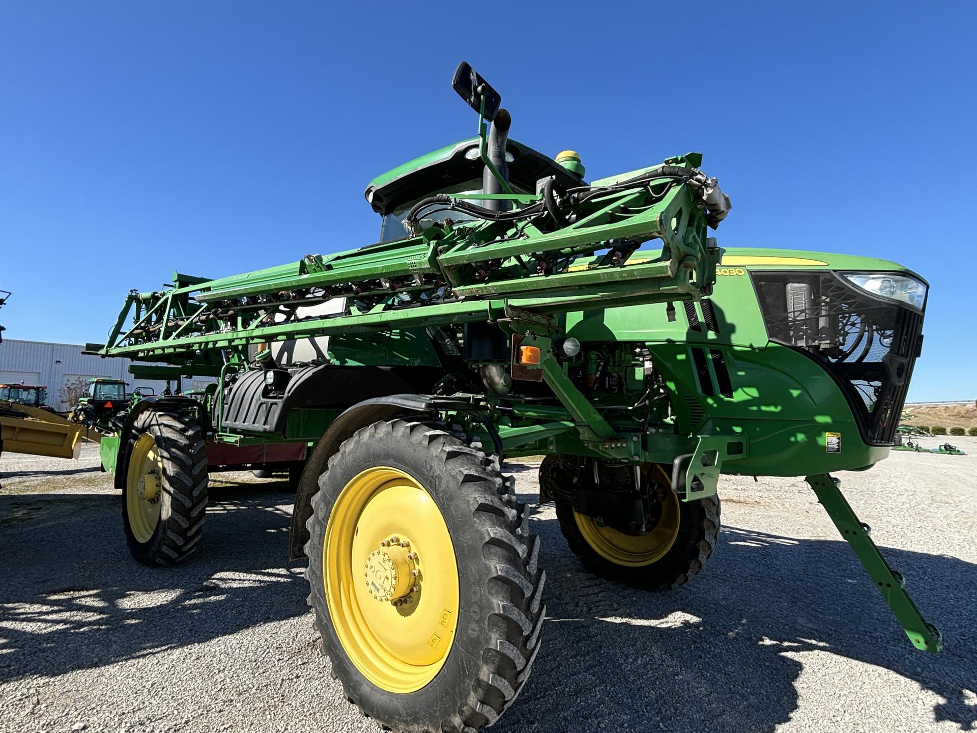 2015 John Deere R4030 Image