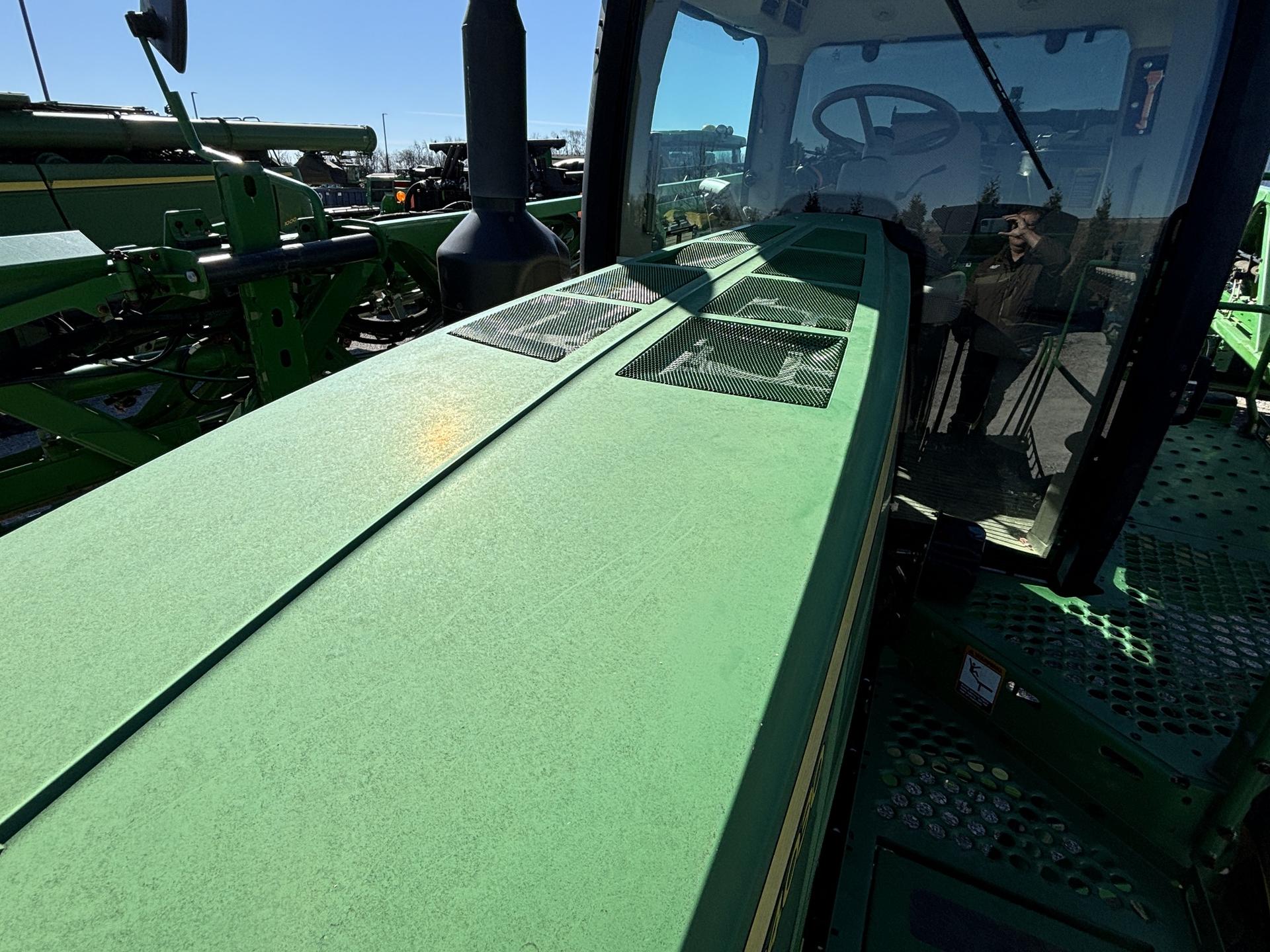 2015 John Deere R4030 Image