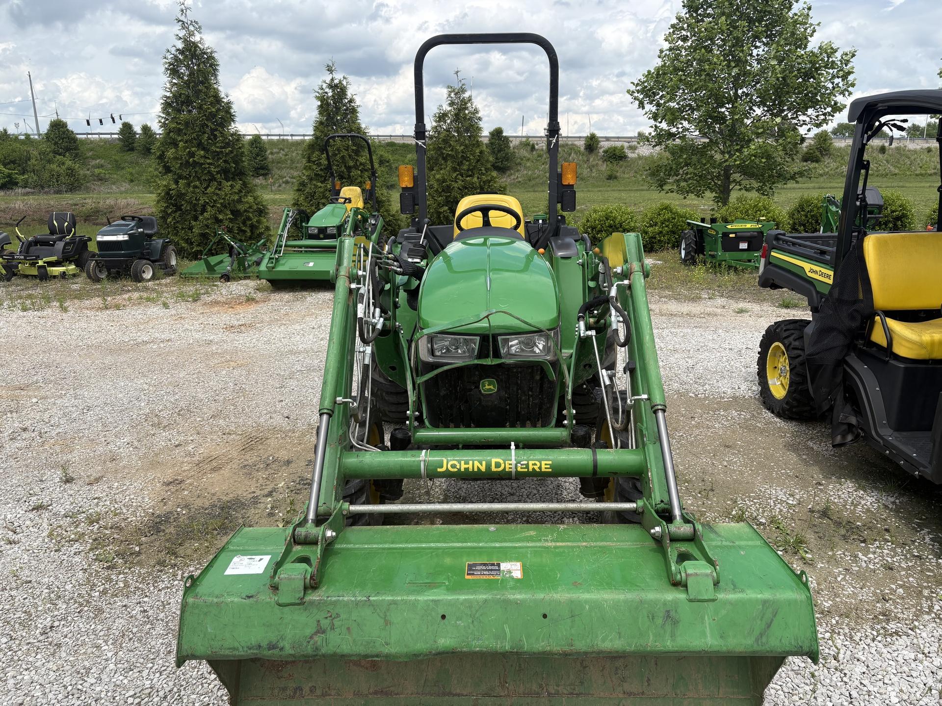2022 John Deere 3032E Image