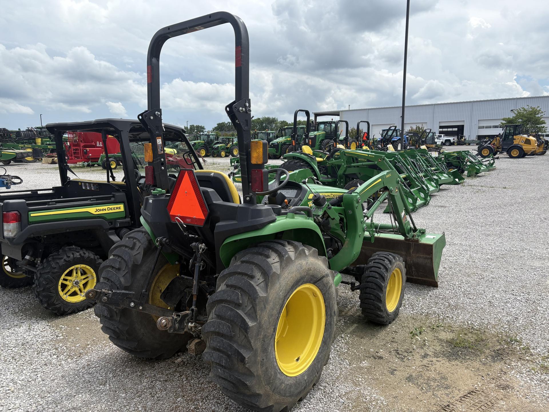 2022 John Deere 3032E Image