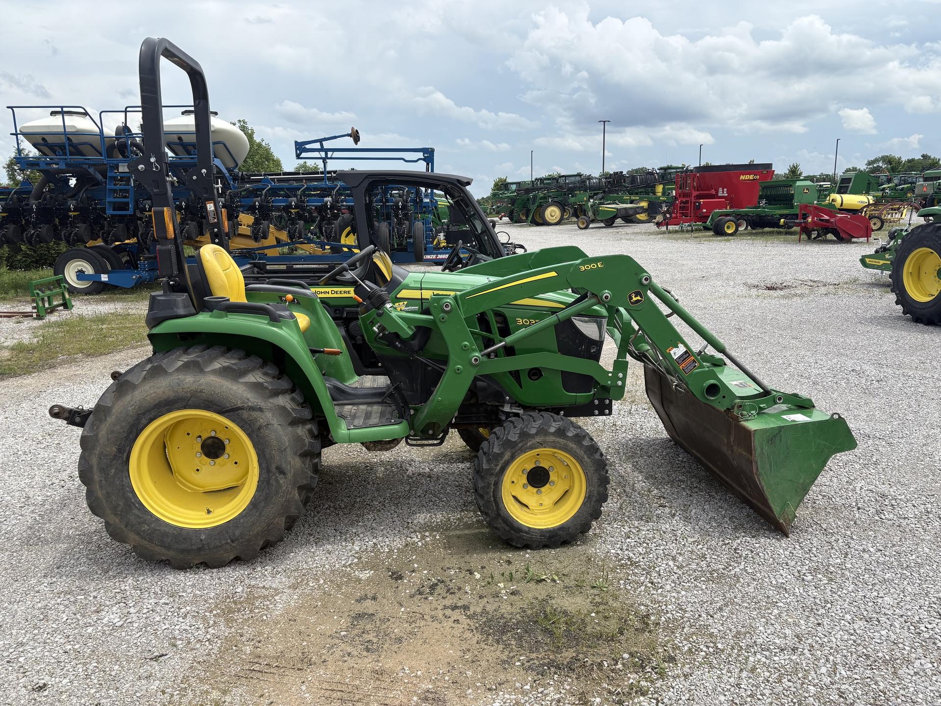 2022 John Deere 3032E Image