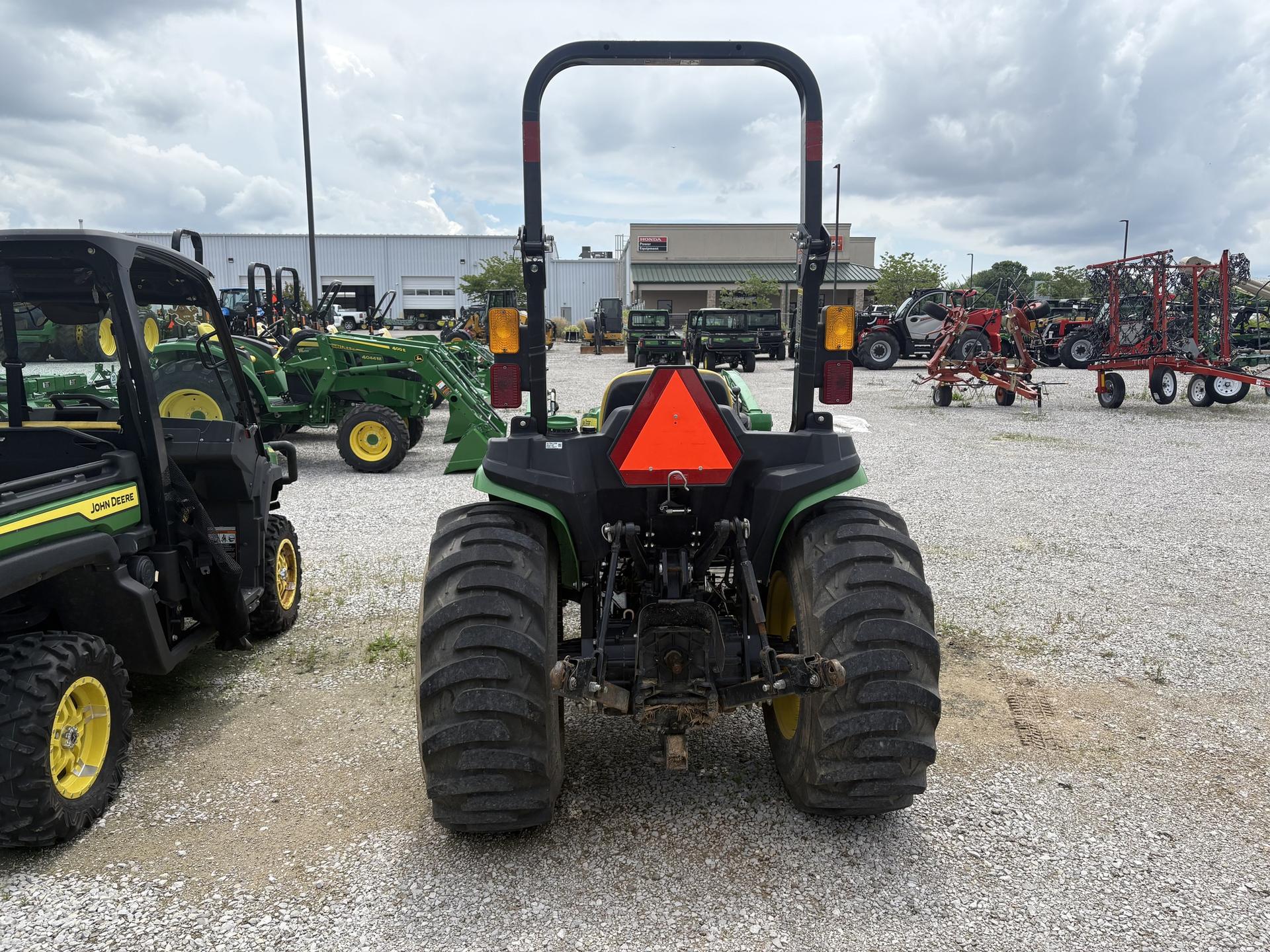2022 John Deere 3032E Image