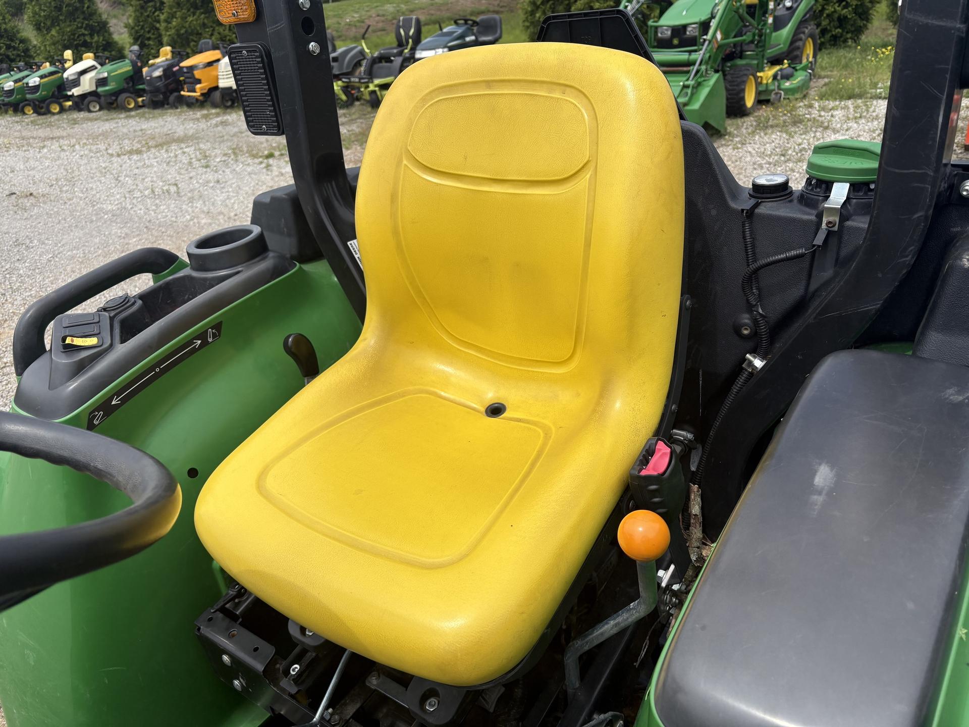 2022 John Deere 3032E Image