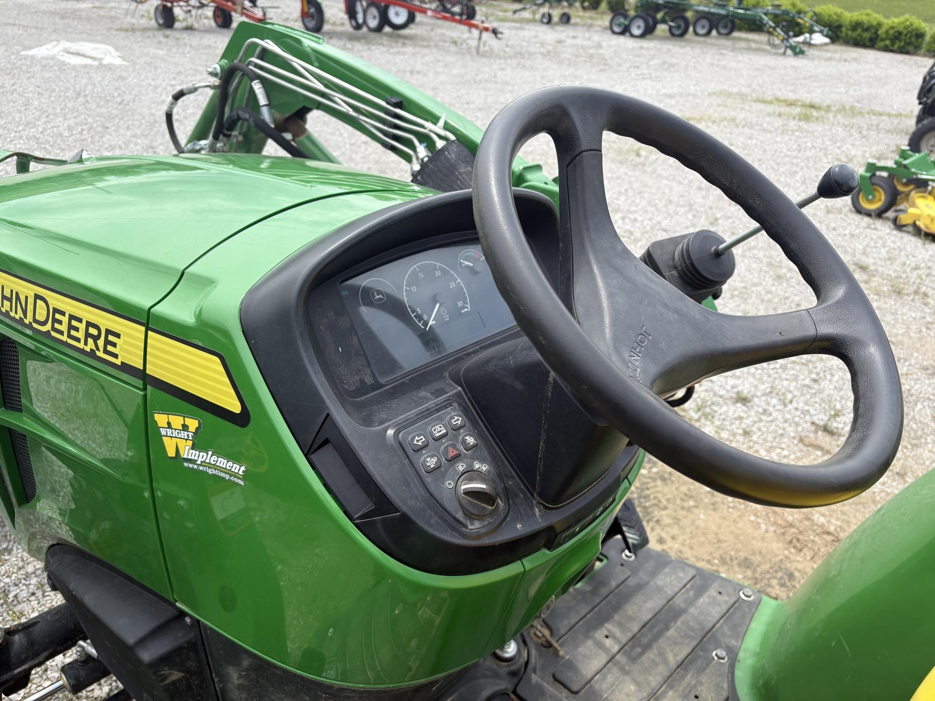 2022 John Deere 3032E Image
