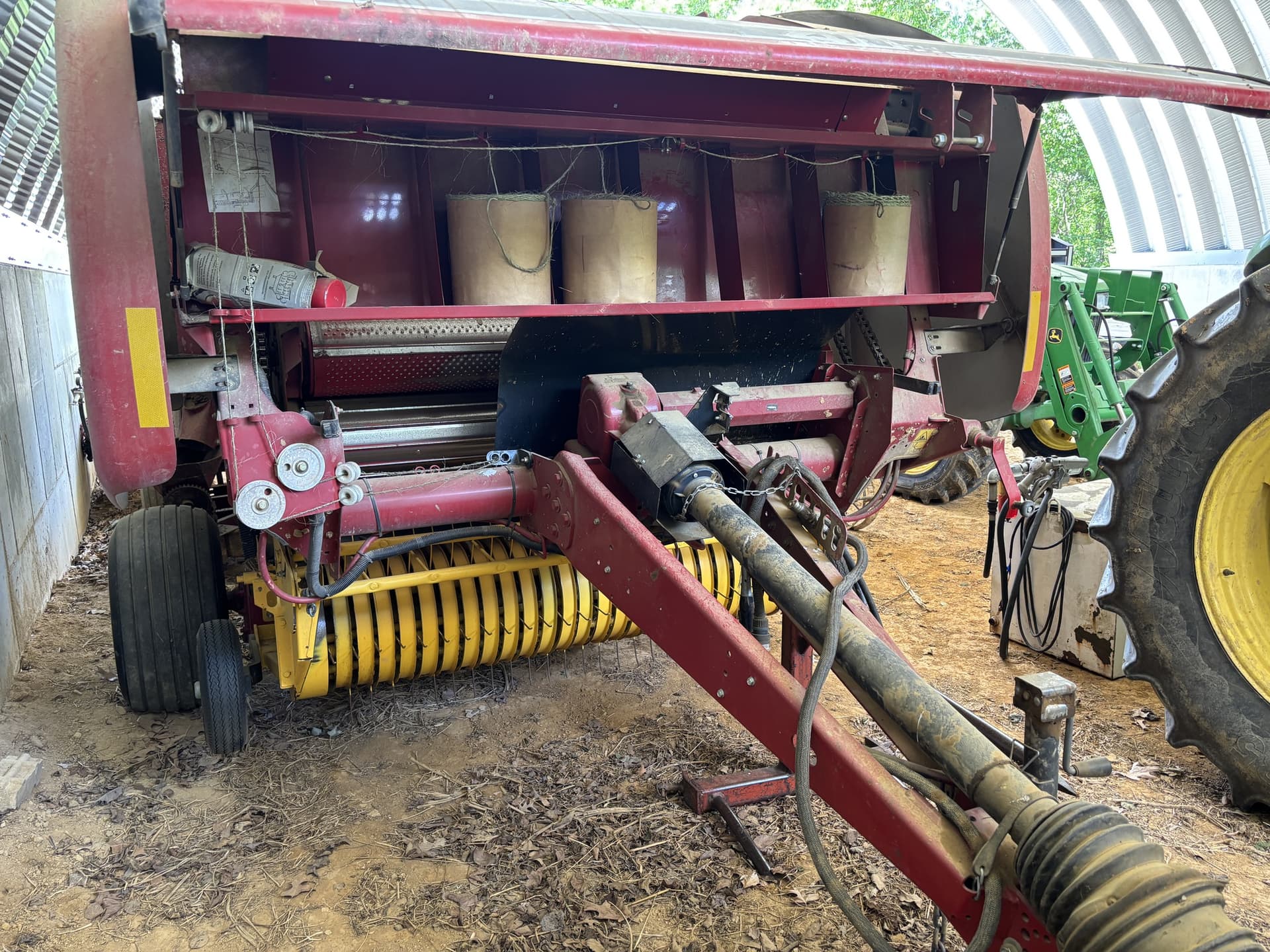 2015 New Holland Rollbelt 550 Image