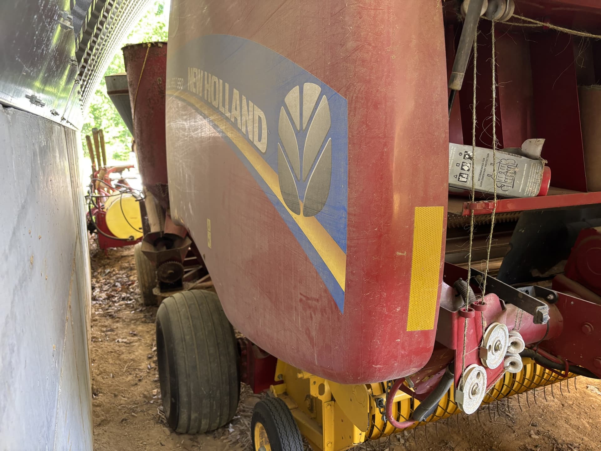 2015 New Holland Rollbelt 550 Image