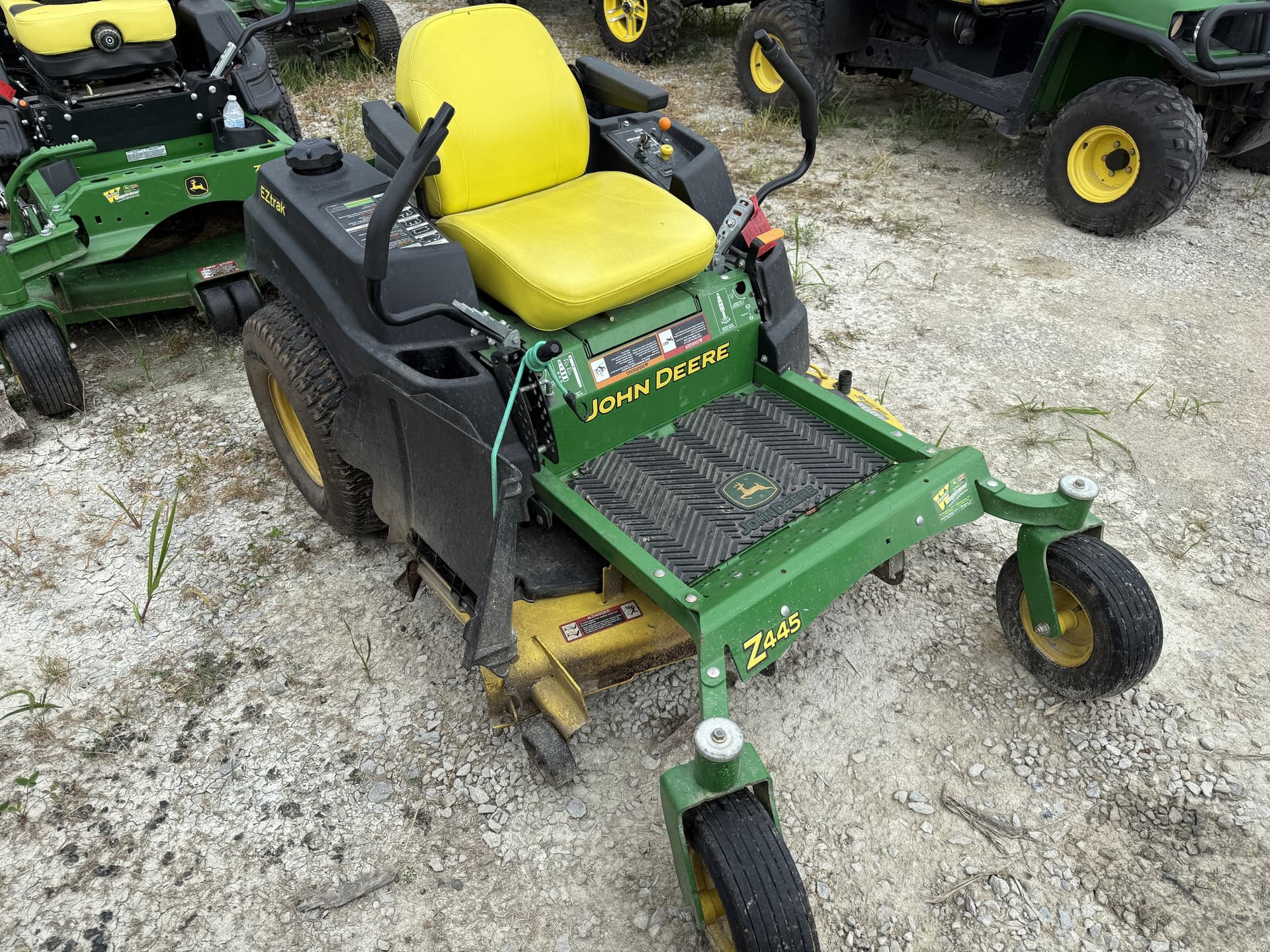 2013 John Deere Z445 Image